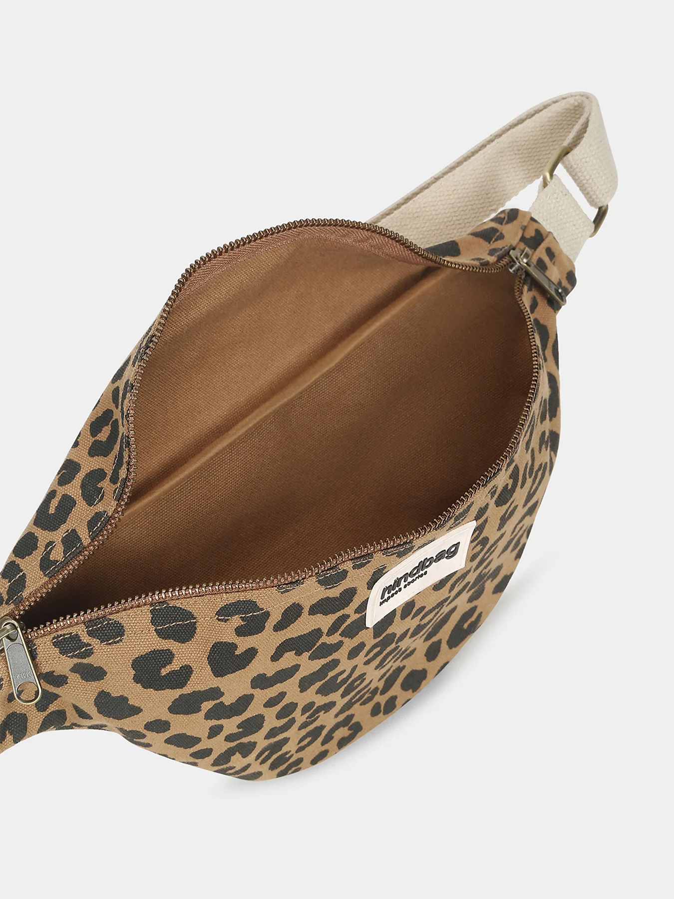 Olivia Canvas Shoulder Bag Leopard - Image 3
