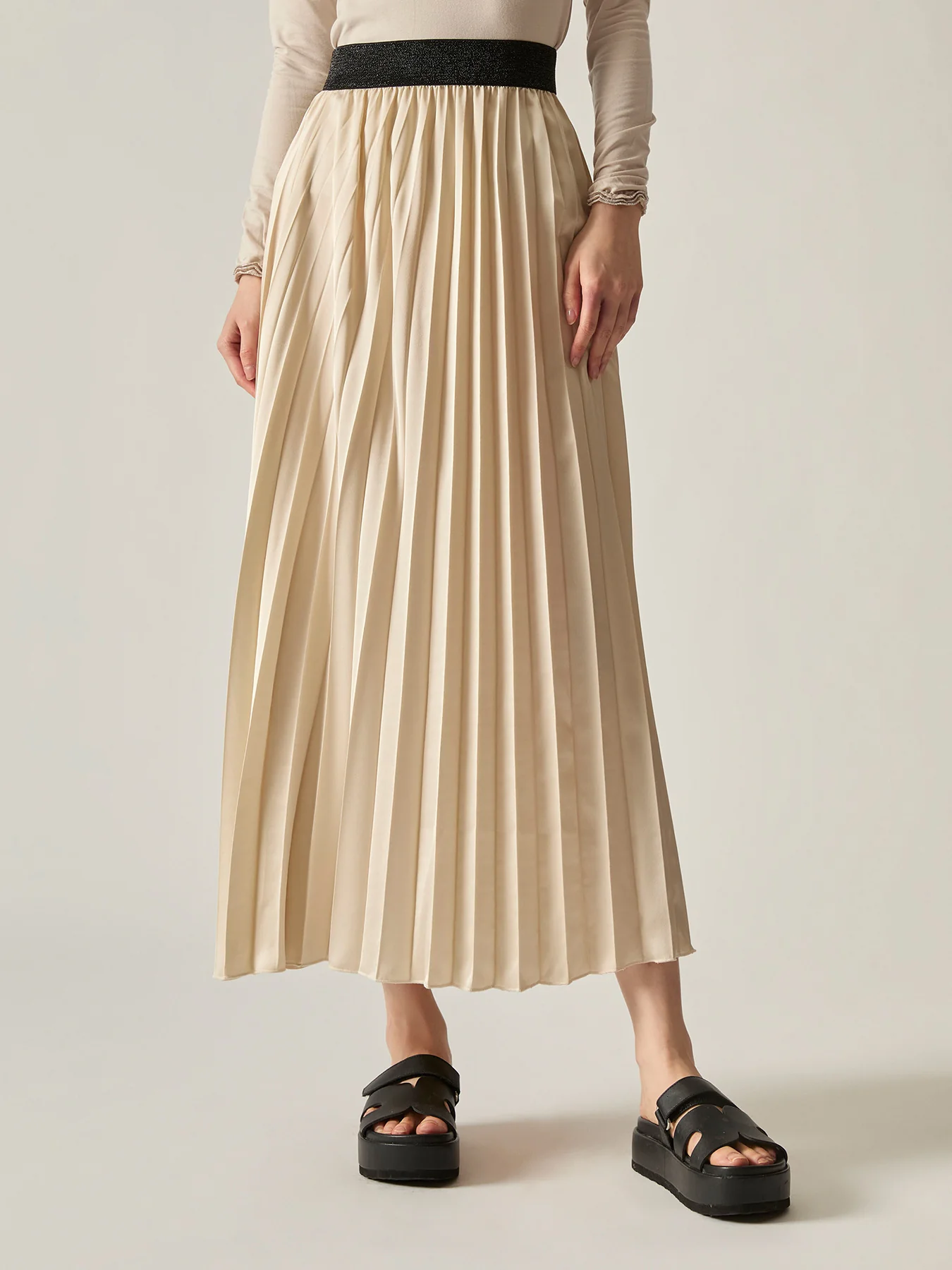 Pleated Maxi Skirt Beige - Image 4