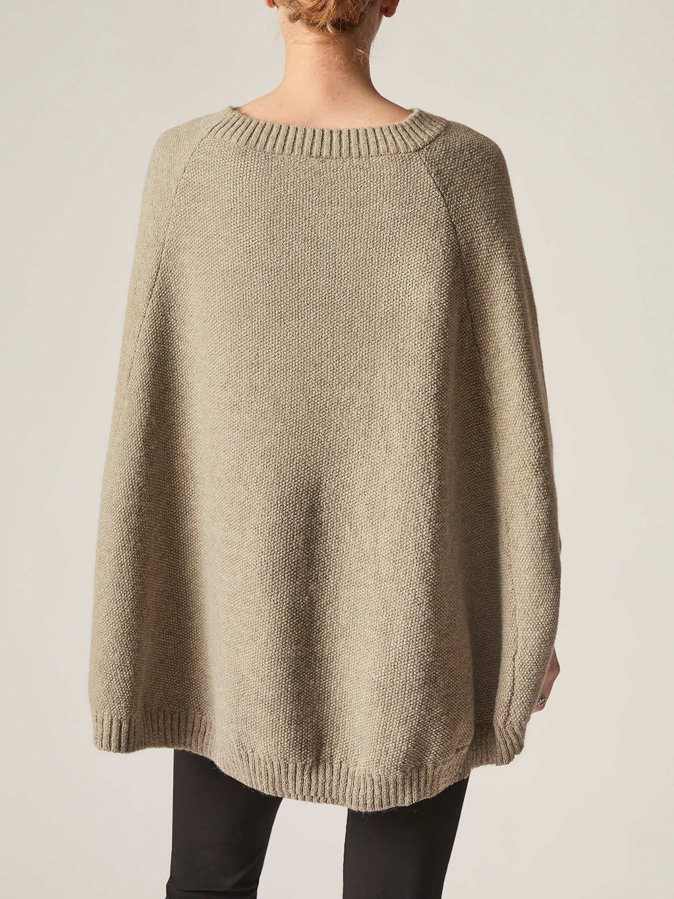 Oversized Pullover Beige - Image 4