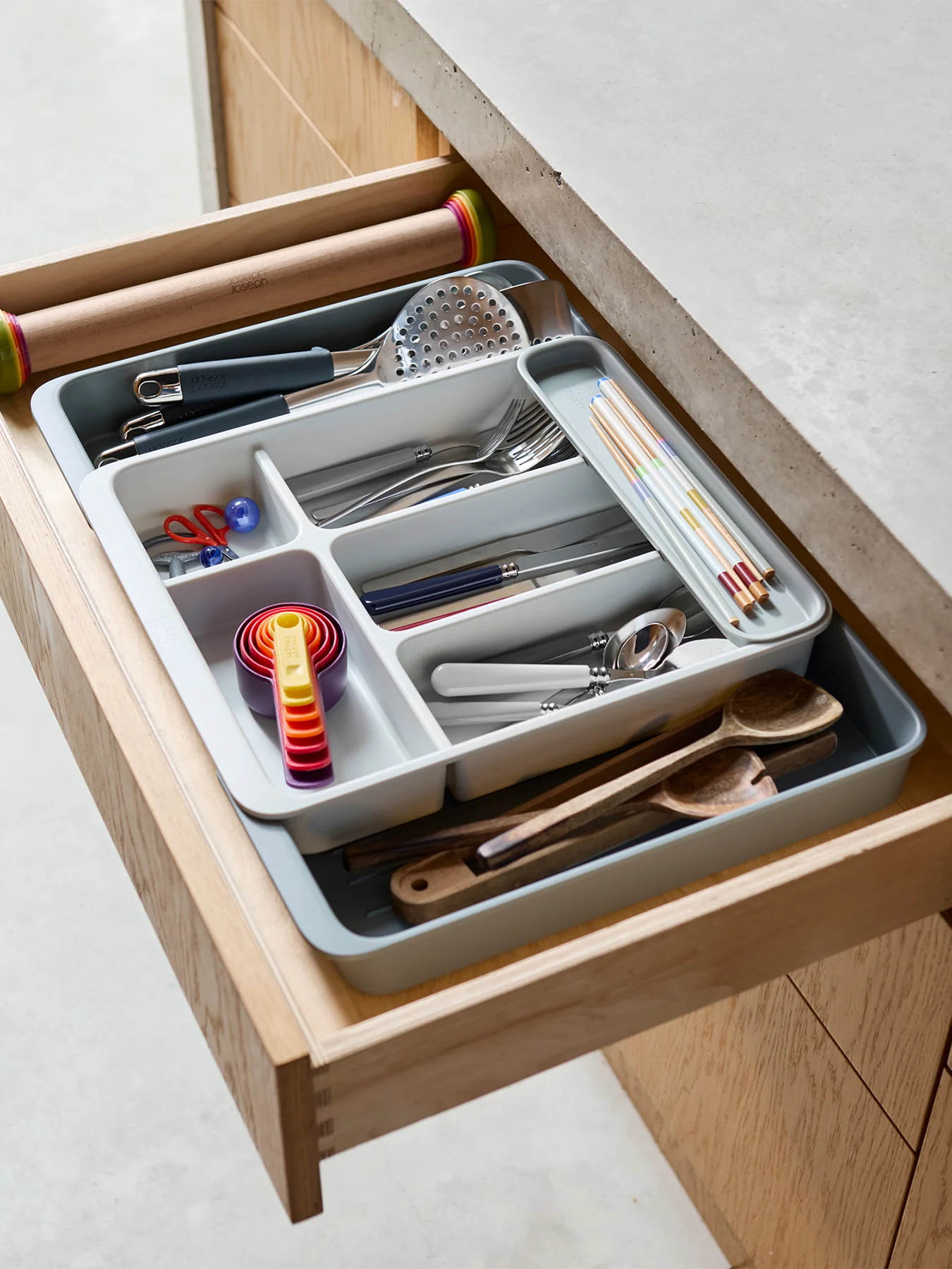 DrawerStore Expanding Cutlery Tray Light Stone - Image 2