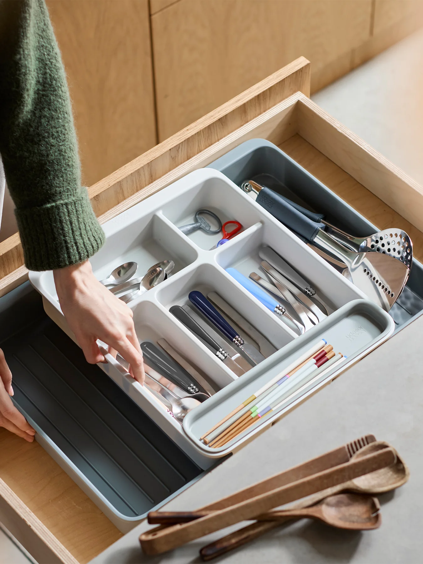 DrawerStore Expanding Cutlery Tray Light Stone - Image 3