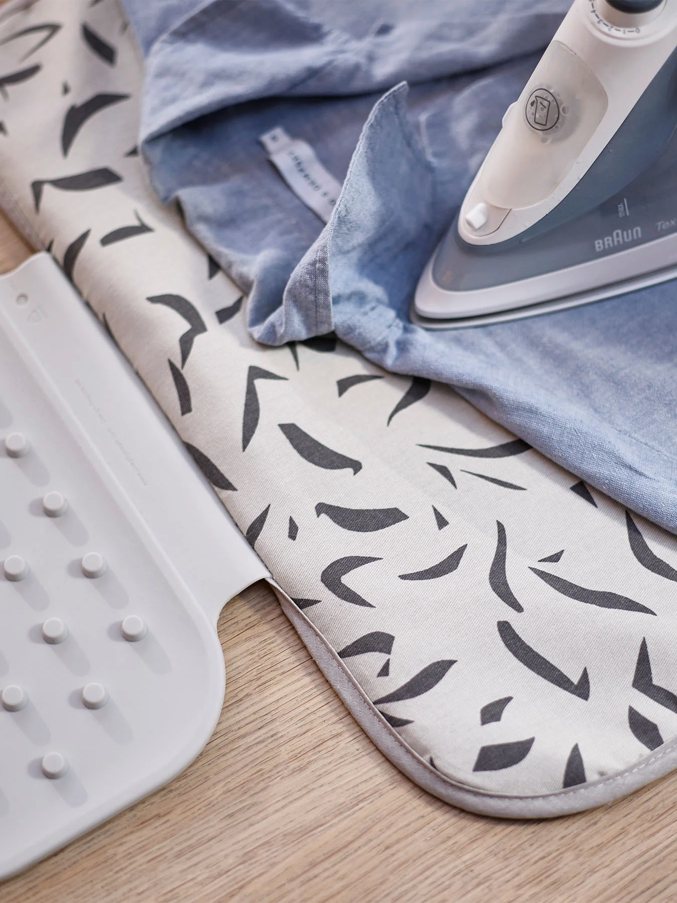 Swift Table-Top Ironing Mat - Image 4
