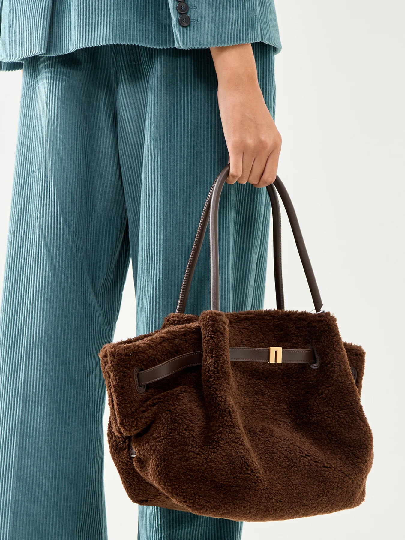 Hana Medium Faux Fur Tote Bag Brown - Image 2
