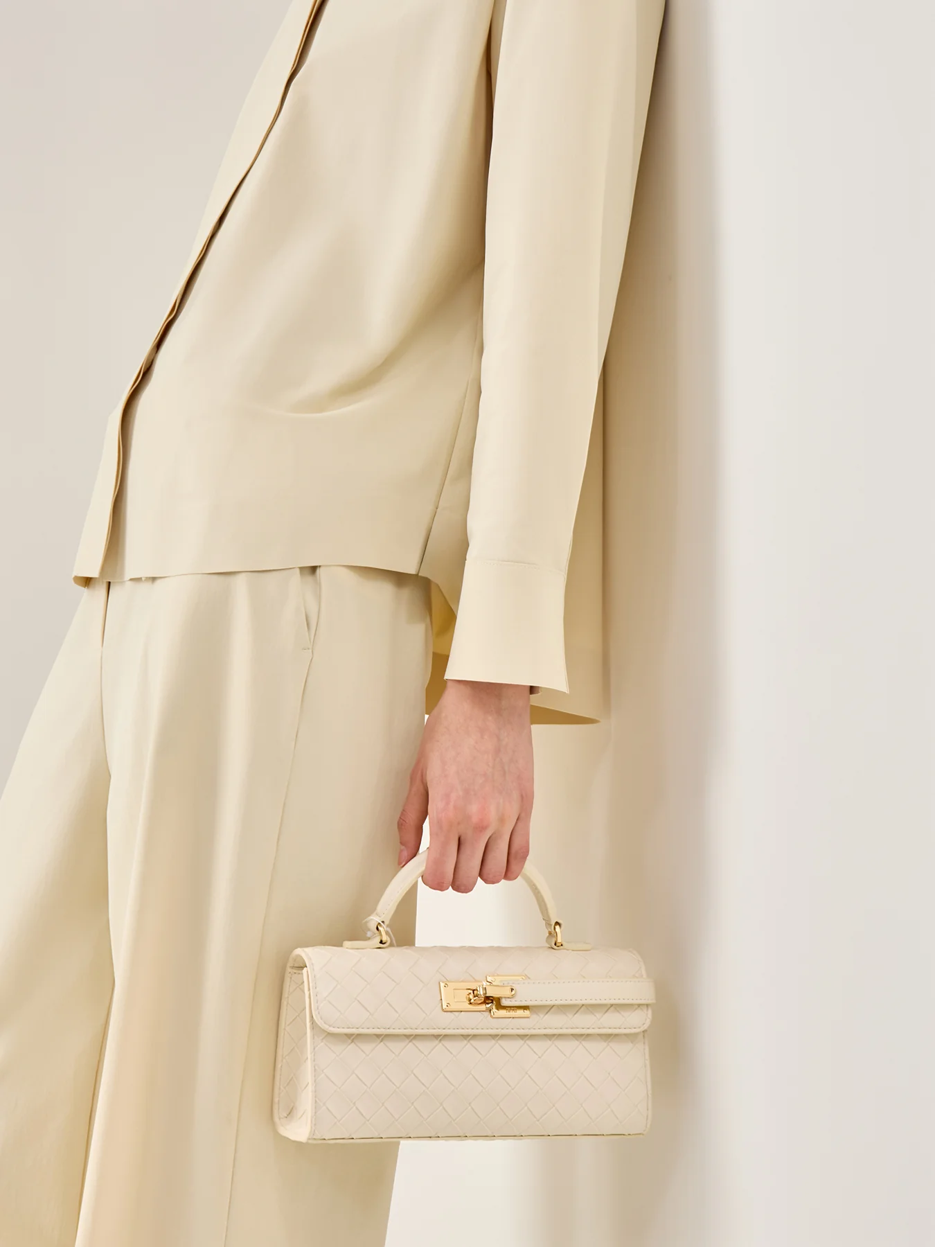 Keyla Weave Top Handle Bag White - Image 2