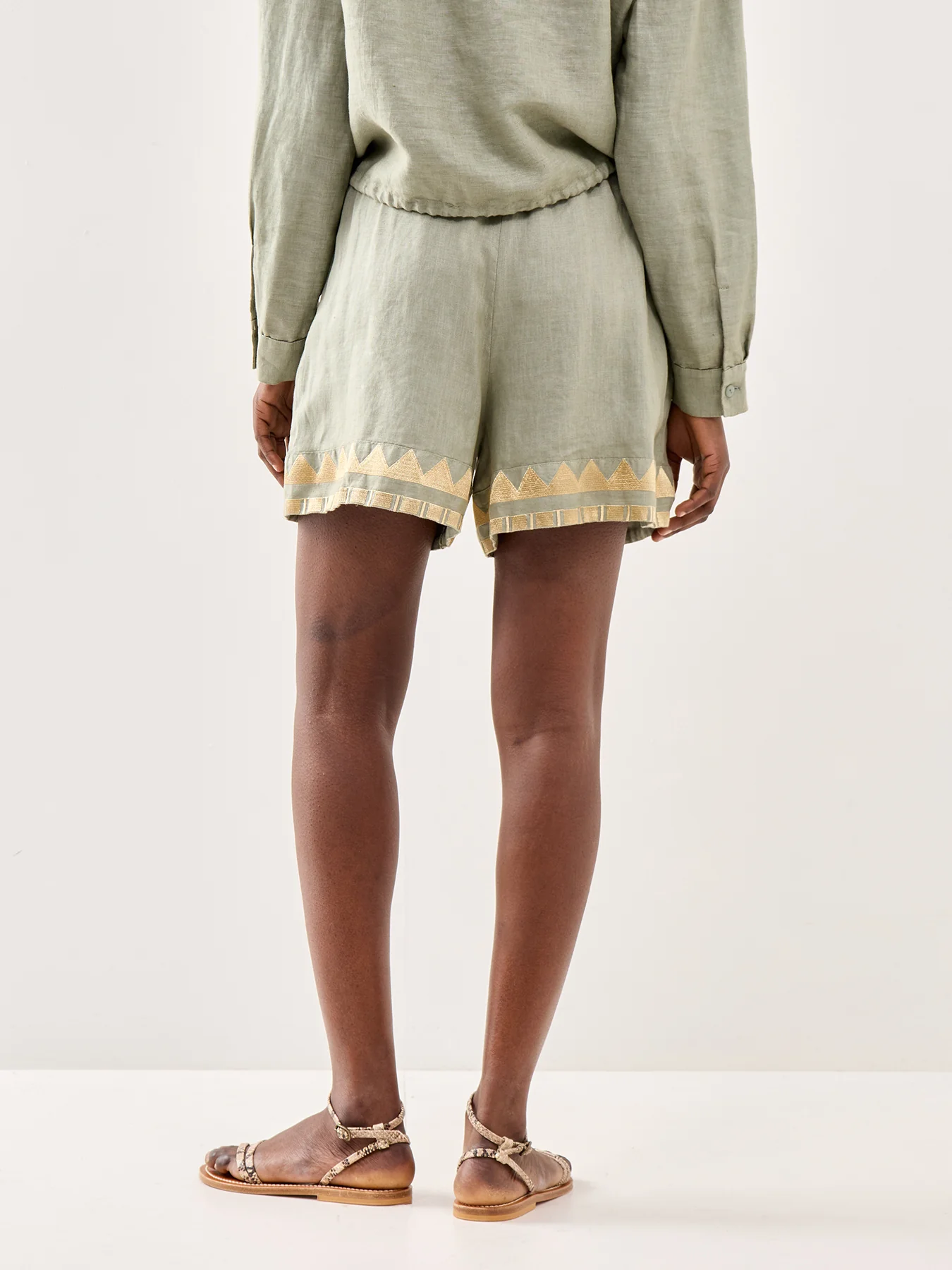 Papyrus Linen Shorts Khaki - Image 5