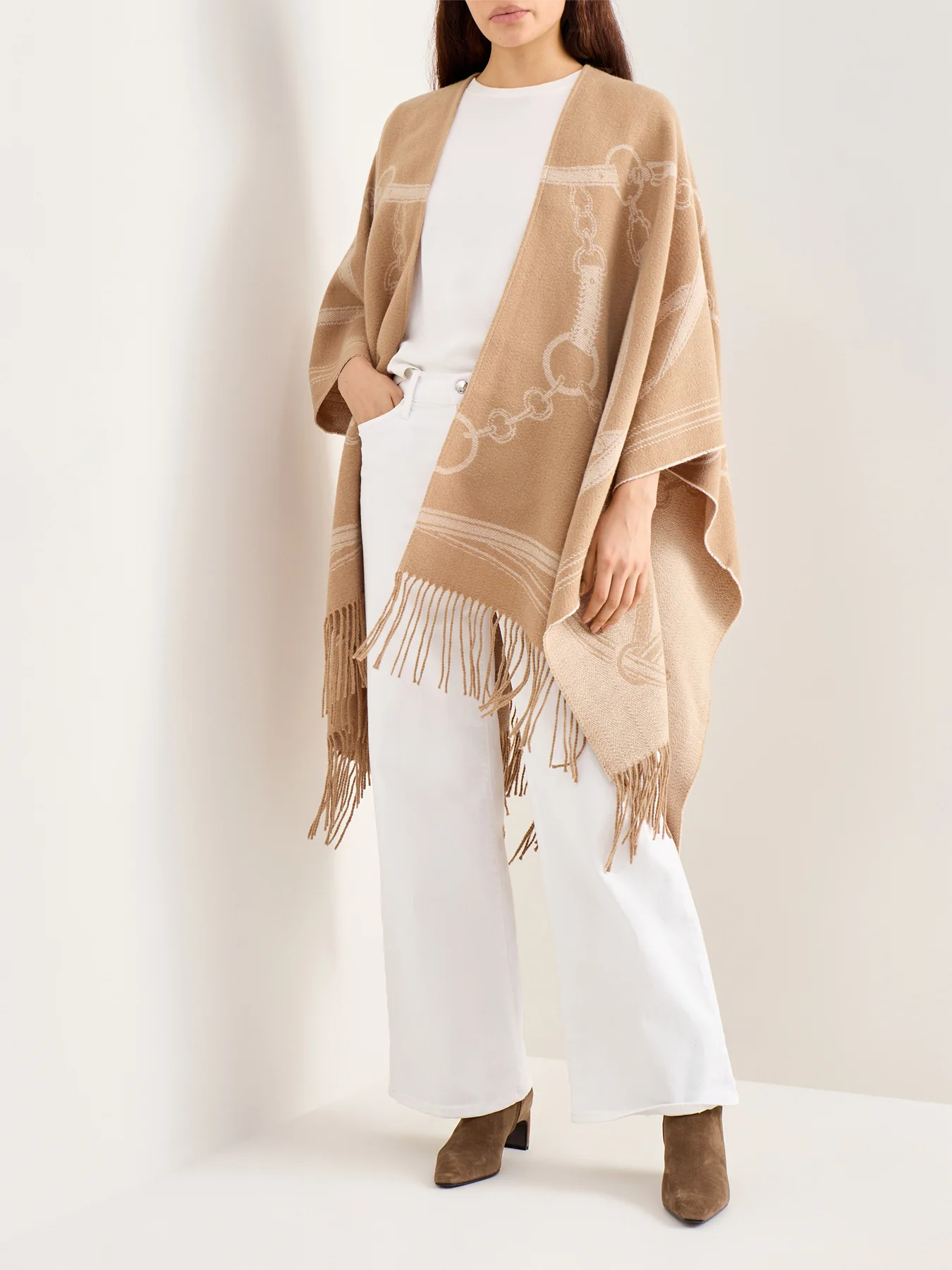 Jacquard Cape Cream - Image 2