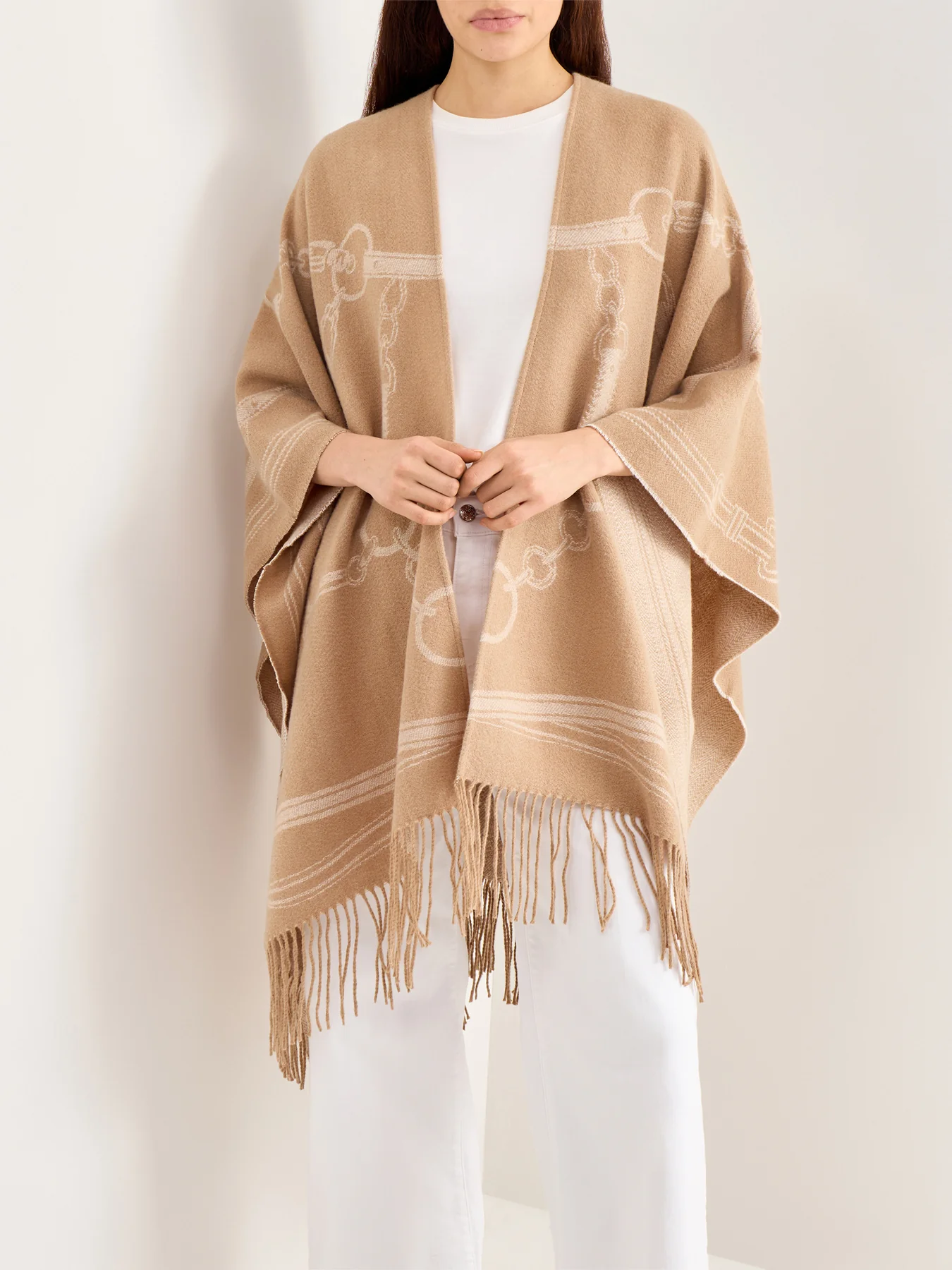 Jacquard Cape Cream - Image 4