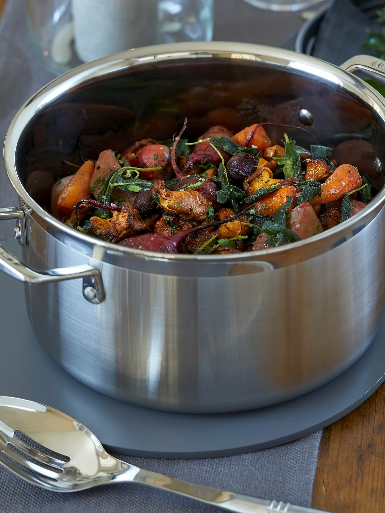 3 Ply Stainless Steel Deep Casserole with Lid 24cm - Image 4