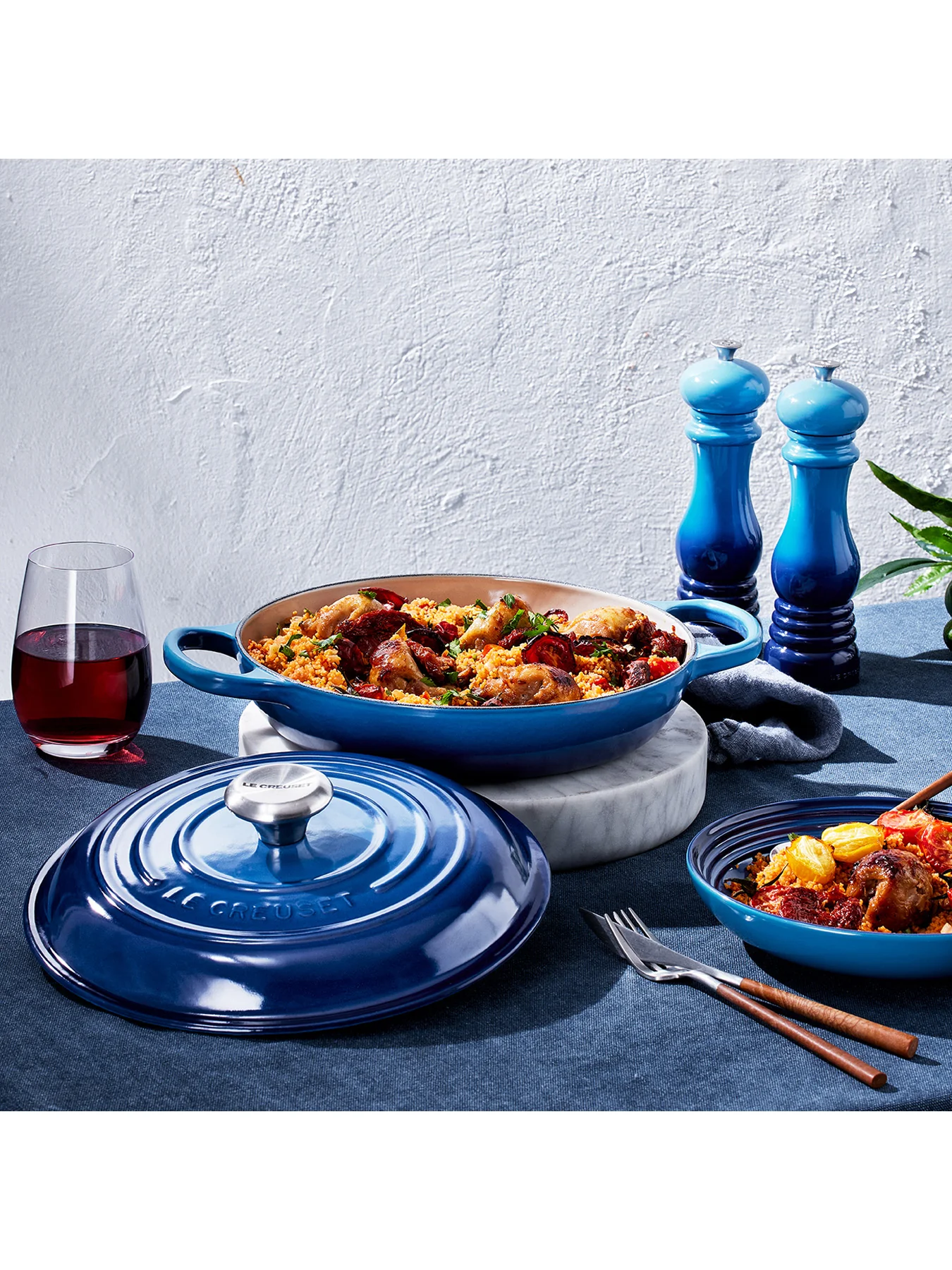 Cast Iron Shallow Casserole 30cm Azure Blue - Image 3