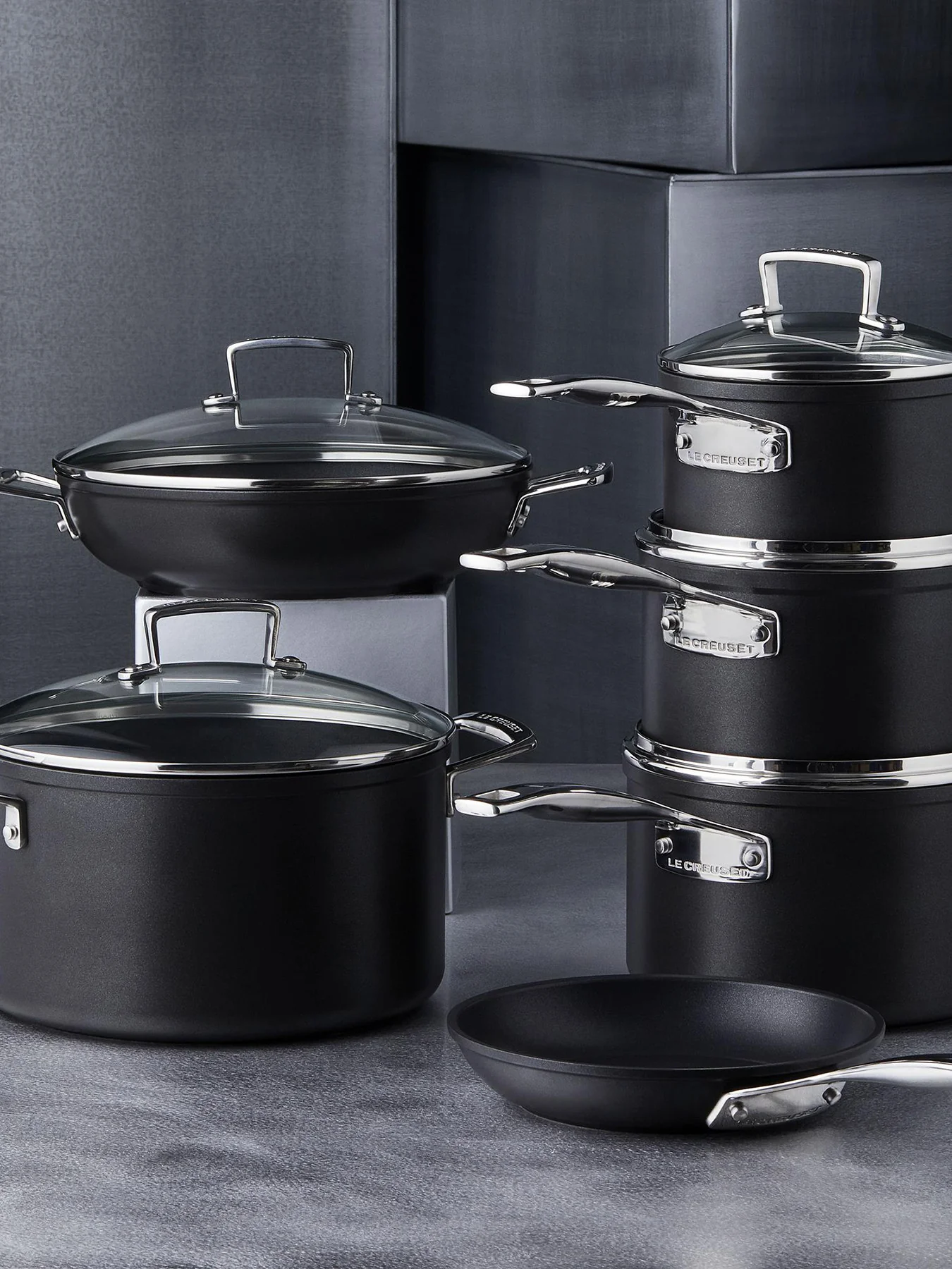 Toughened Non Stick Deep Casserole 28cm - Image 7