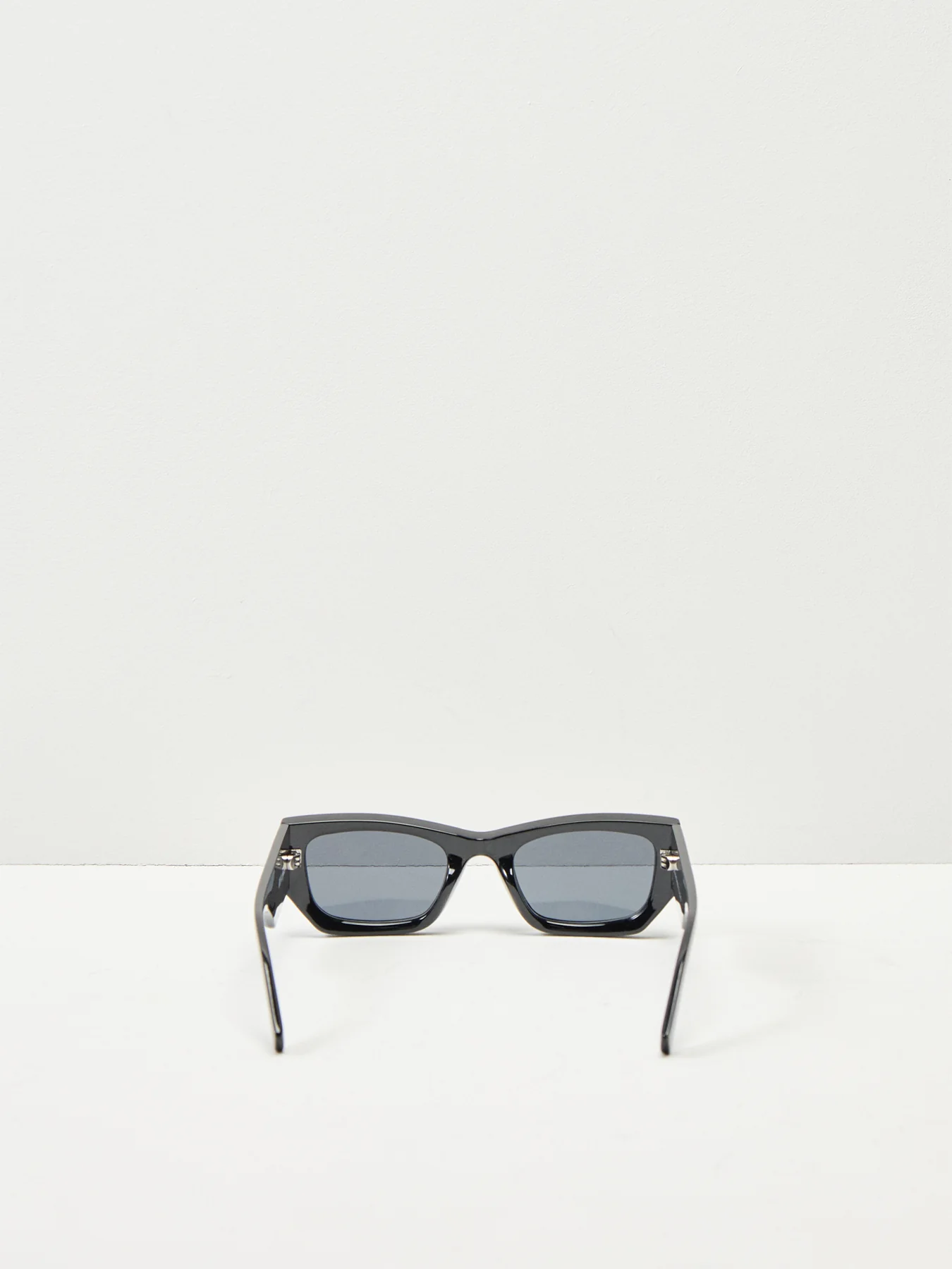 BEACHCOMBER - Image 2