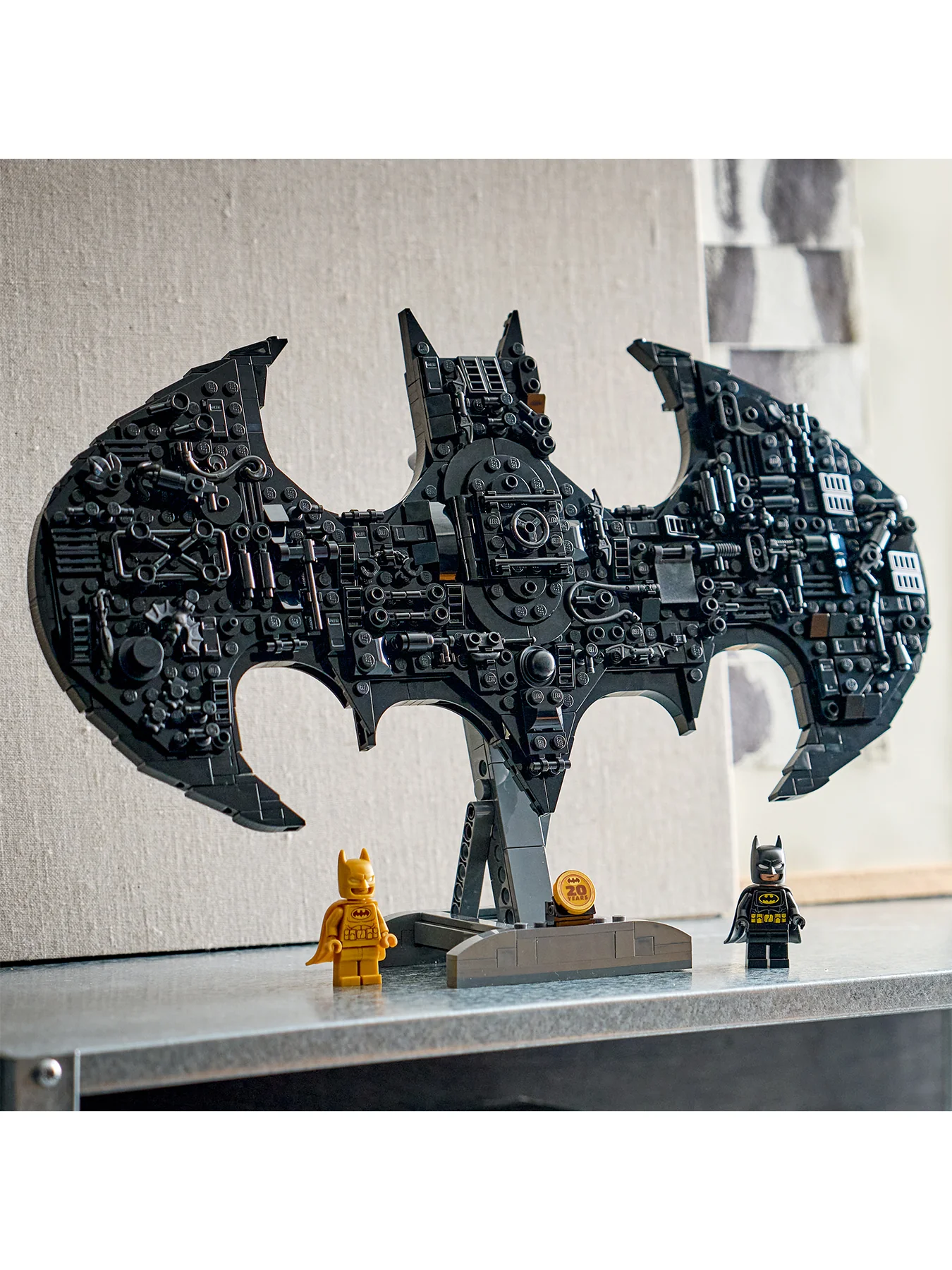 Batman Logo Display Model 76330 - Image 3