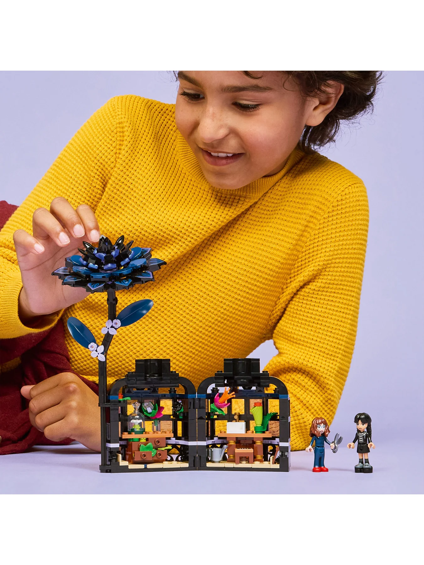 LEGO Wednesday Black Dahlia Flower Toy 76784 - Image 3