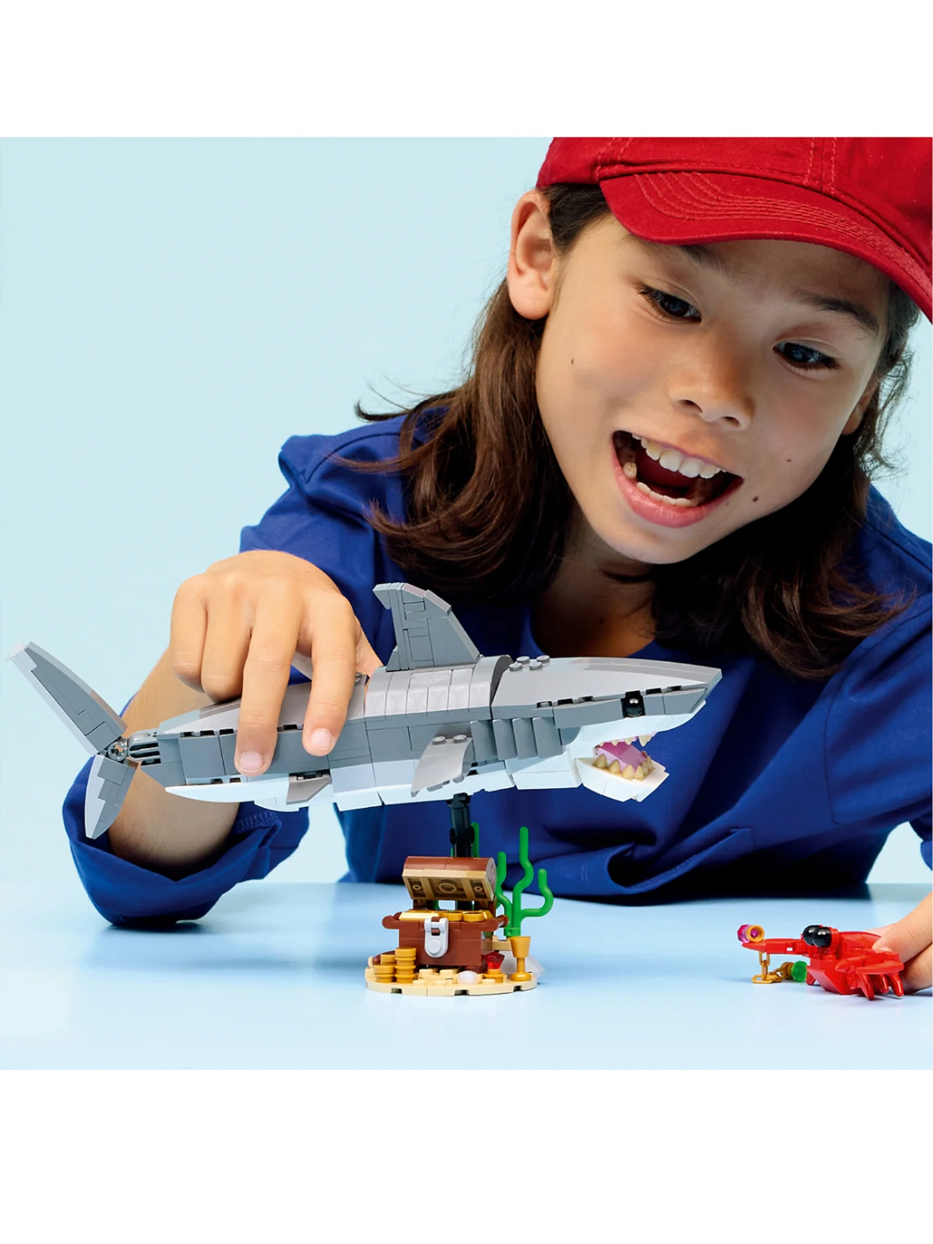 Creator Fierce Shark with Treasure Chest Set 31381 - Image 2