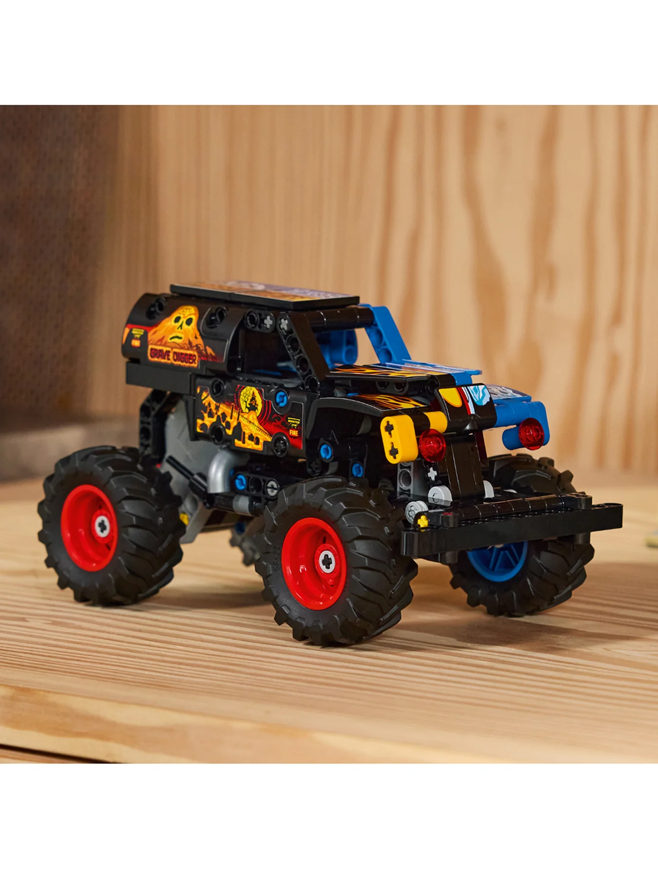 Technic Monster Jam Grave Digger Fire and Ice Set 42219 - Image 3