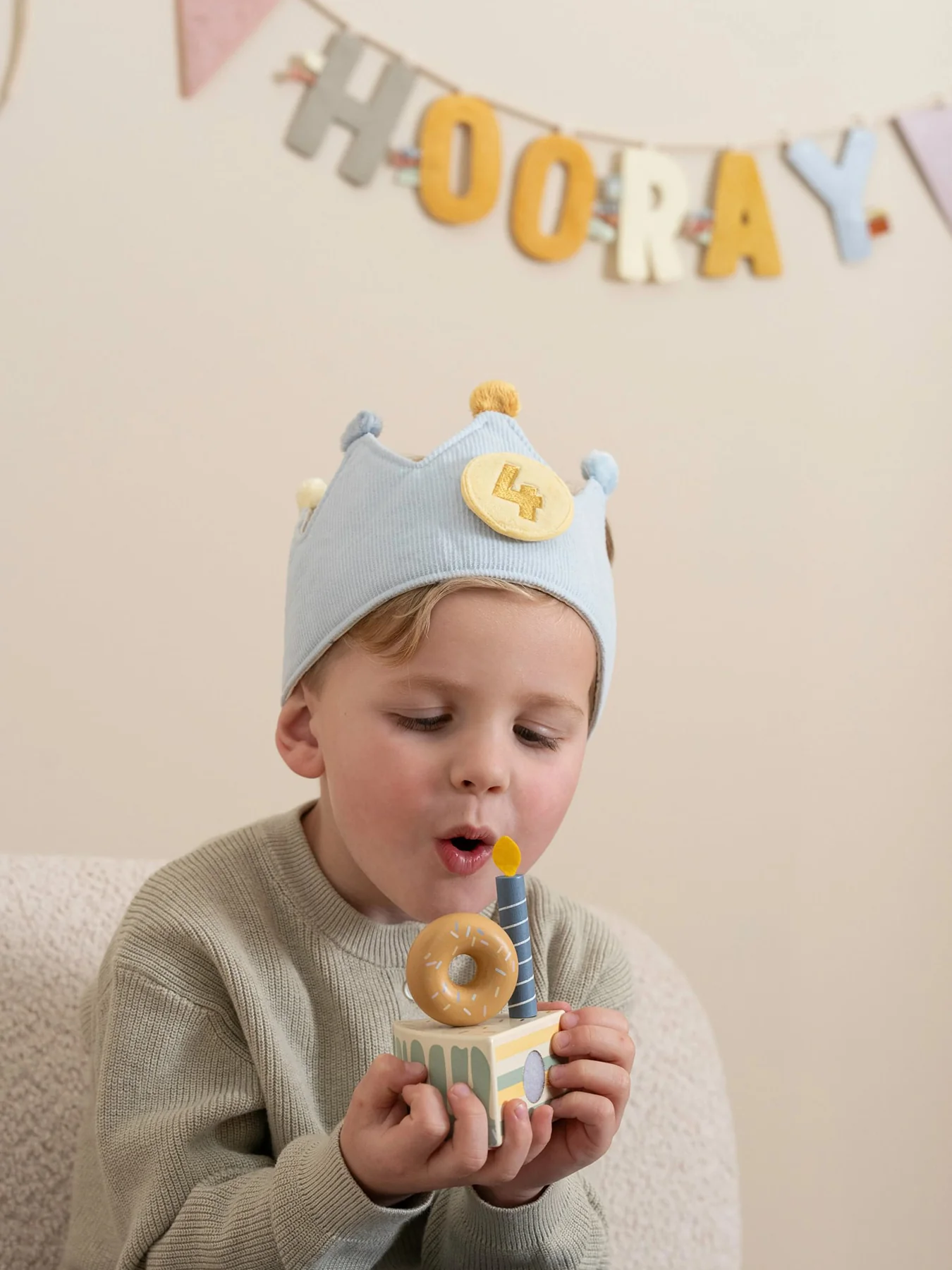 Birthday Crown with Numbers - Image 2