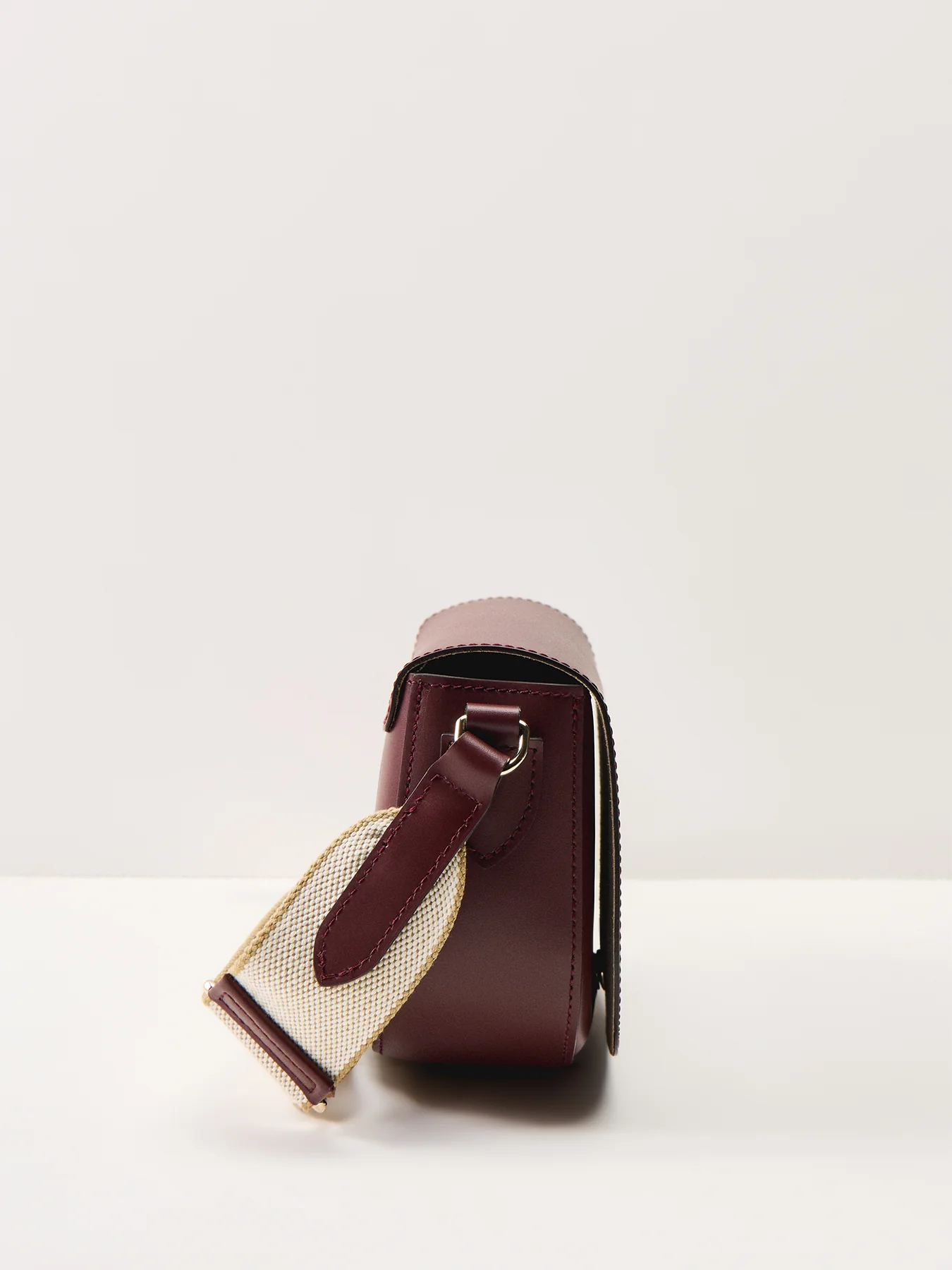Epure Timeless Crossbody Bag Burgundy - Image 4