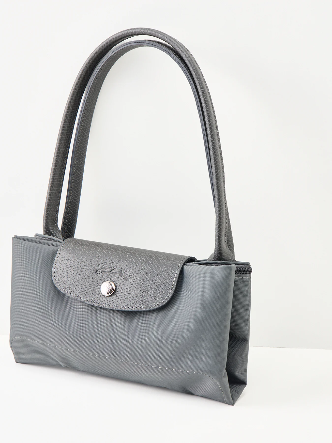 Le Pliage Green Medium Nylon Tote Bag Graphite - Image 5