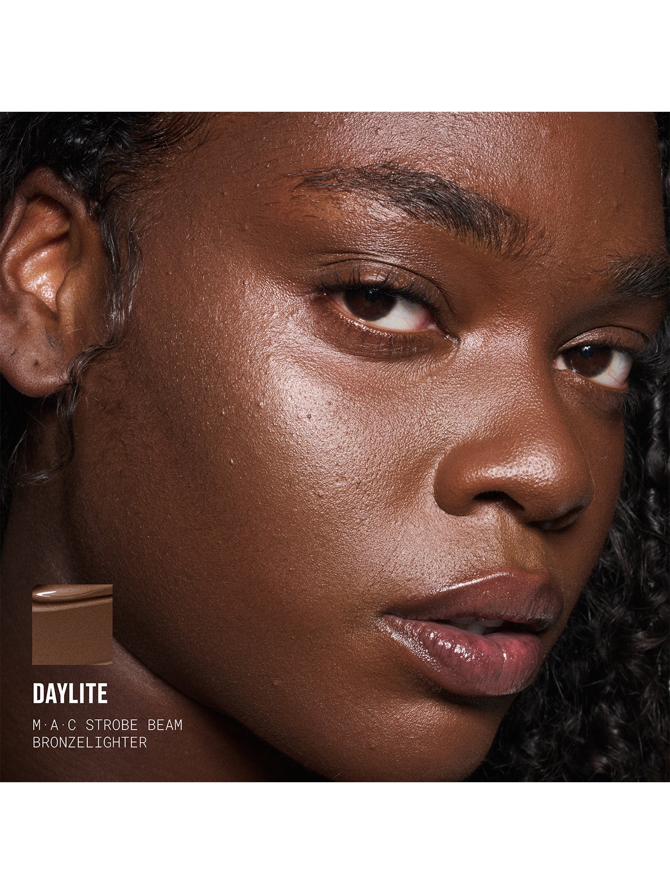 M·A·C Strobe Beam Liquid Bronzelighter 4.3ml - Image 15