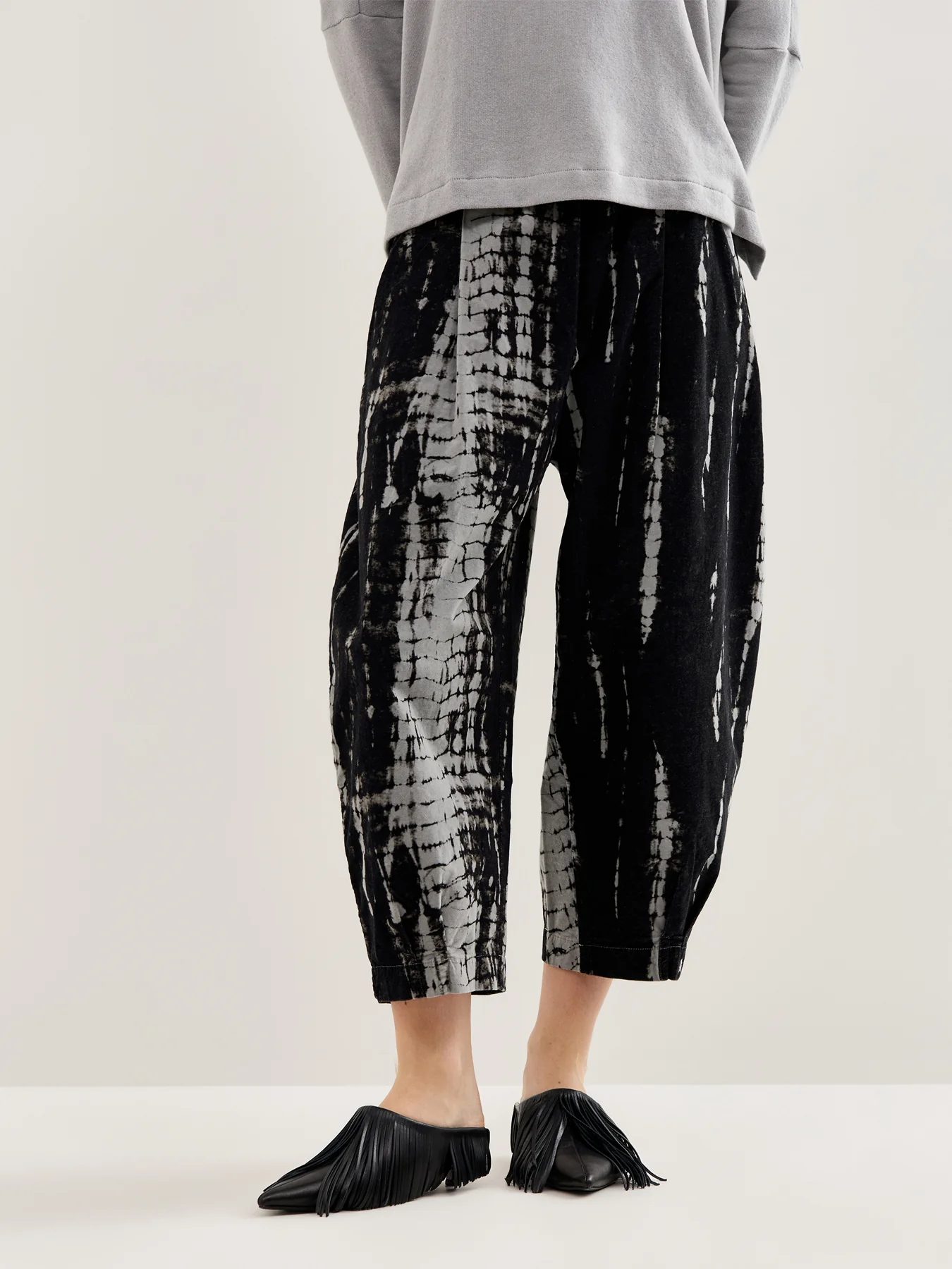 Barrel Trousers Light Grey - Image 4