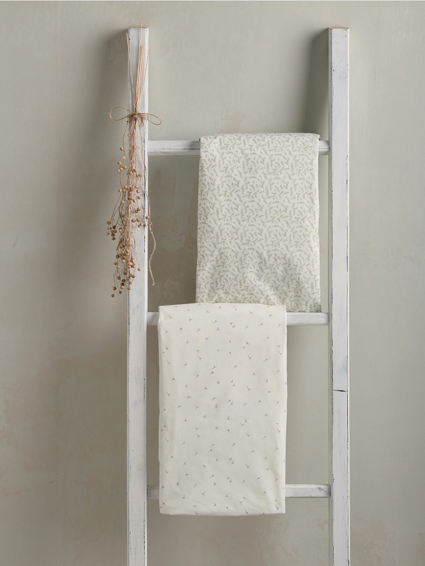 2 CotBed Fitted Sheets Seedling - Image 3