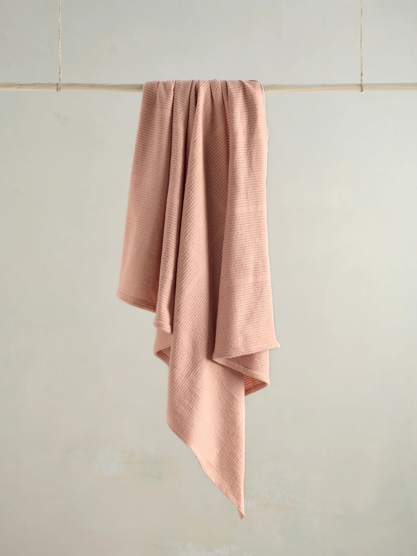 Cellular Cot Bed Blanket Pink - Image 2