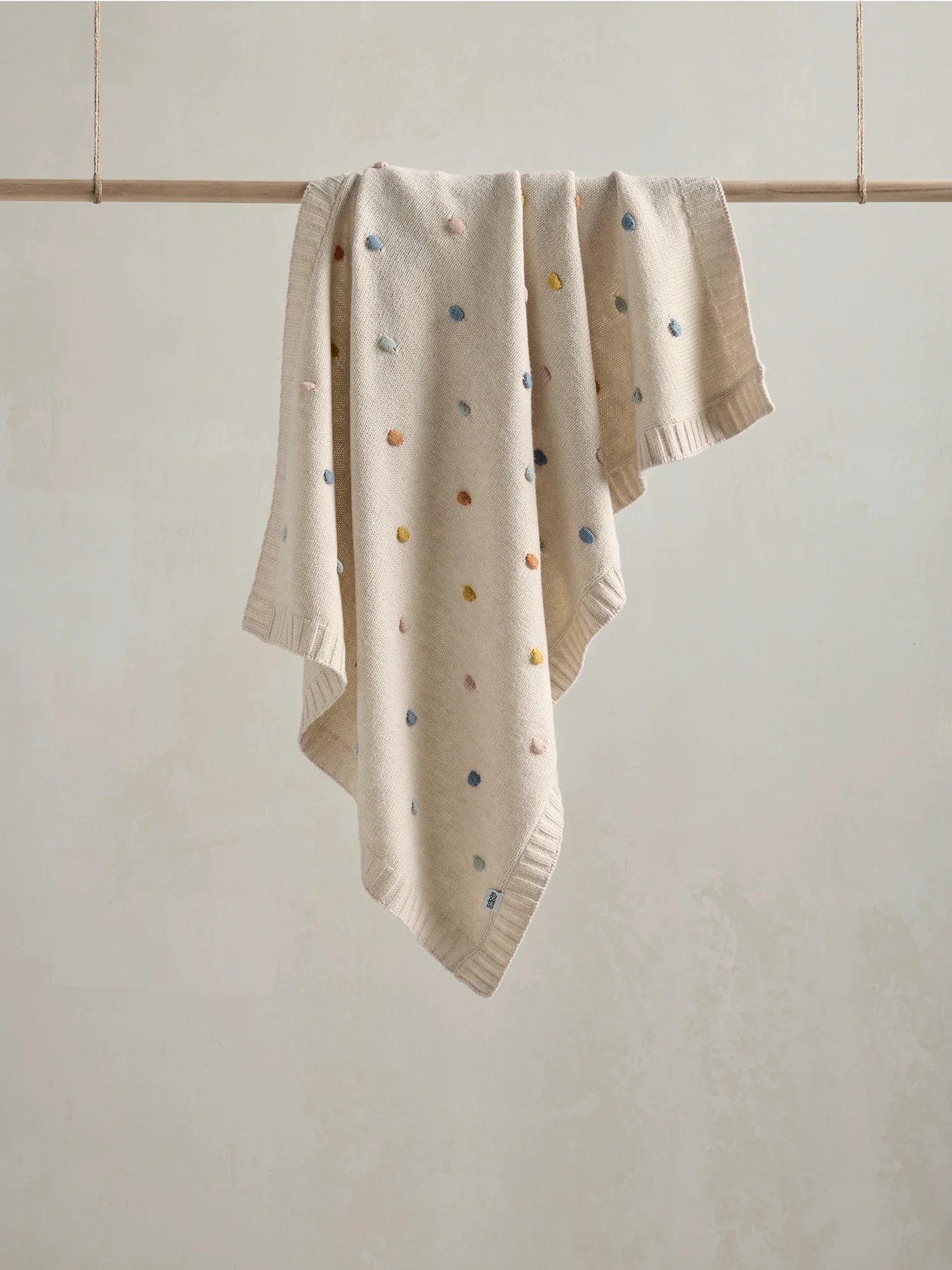 Knitted Blanket 70x90cm Spot 2021 - Image 3