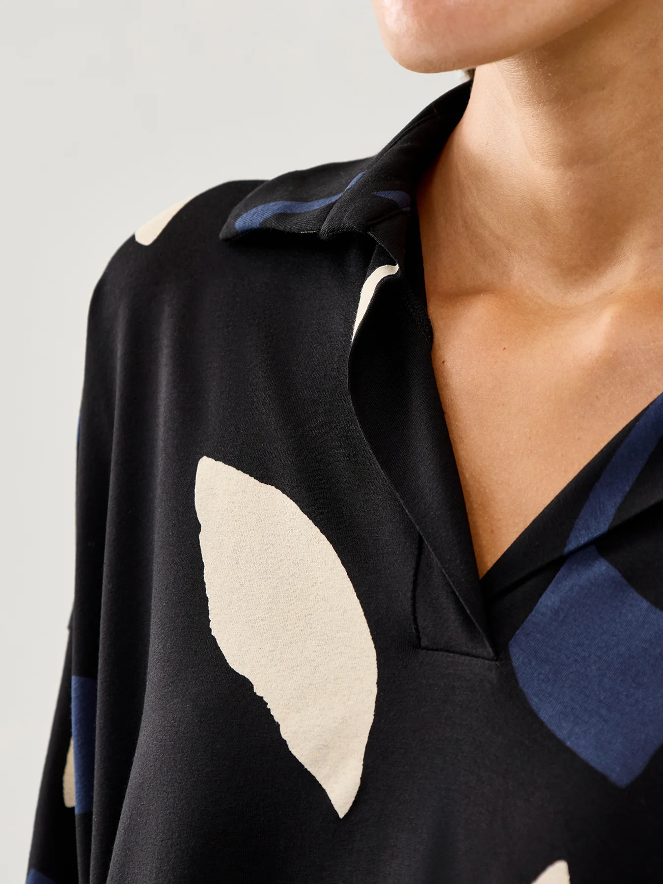 Drika Printed Top Navy Blazer - Image 3