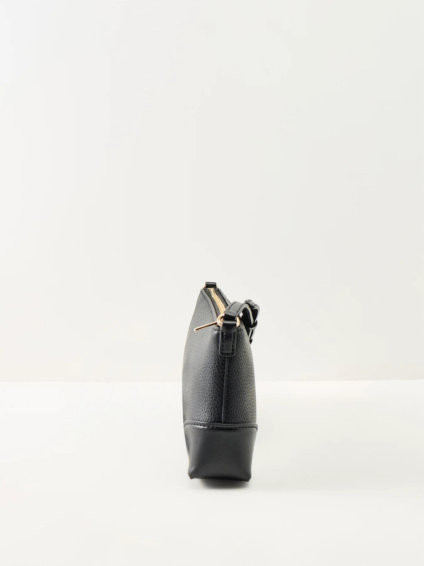 Murphy Small Zip Crossbody Bag Black - Image 4