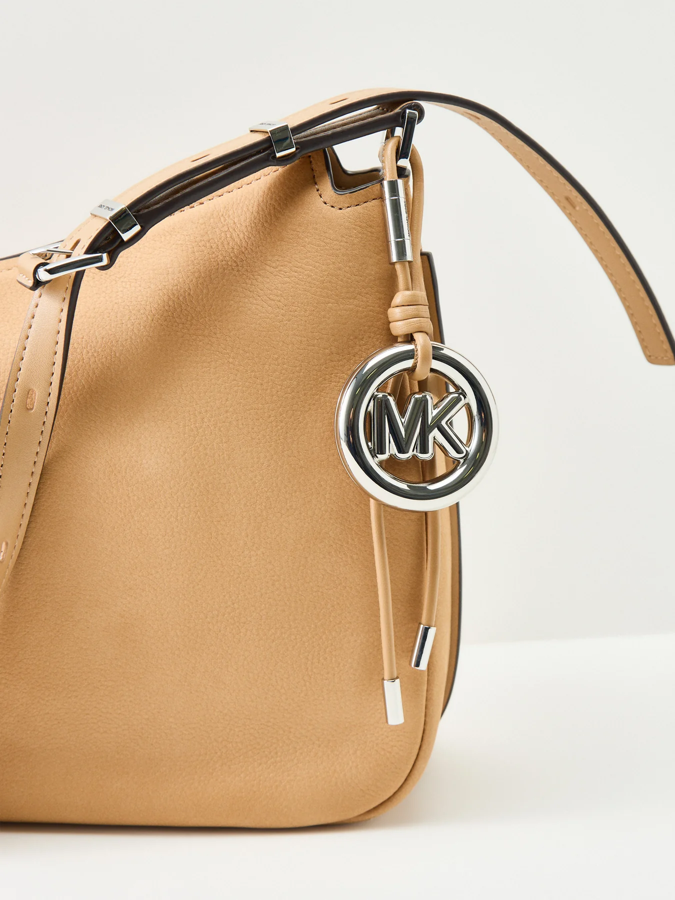 Nolita Medium Shoulder Bag Beige - Image 5