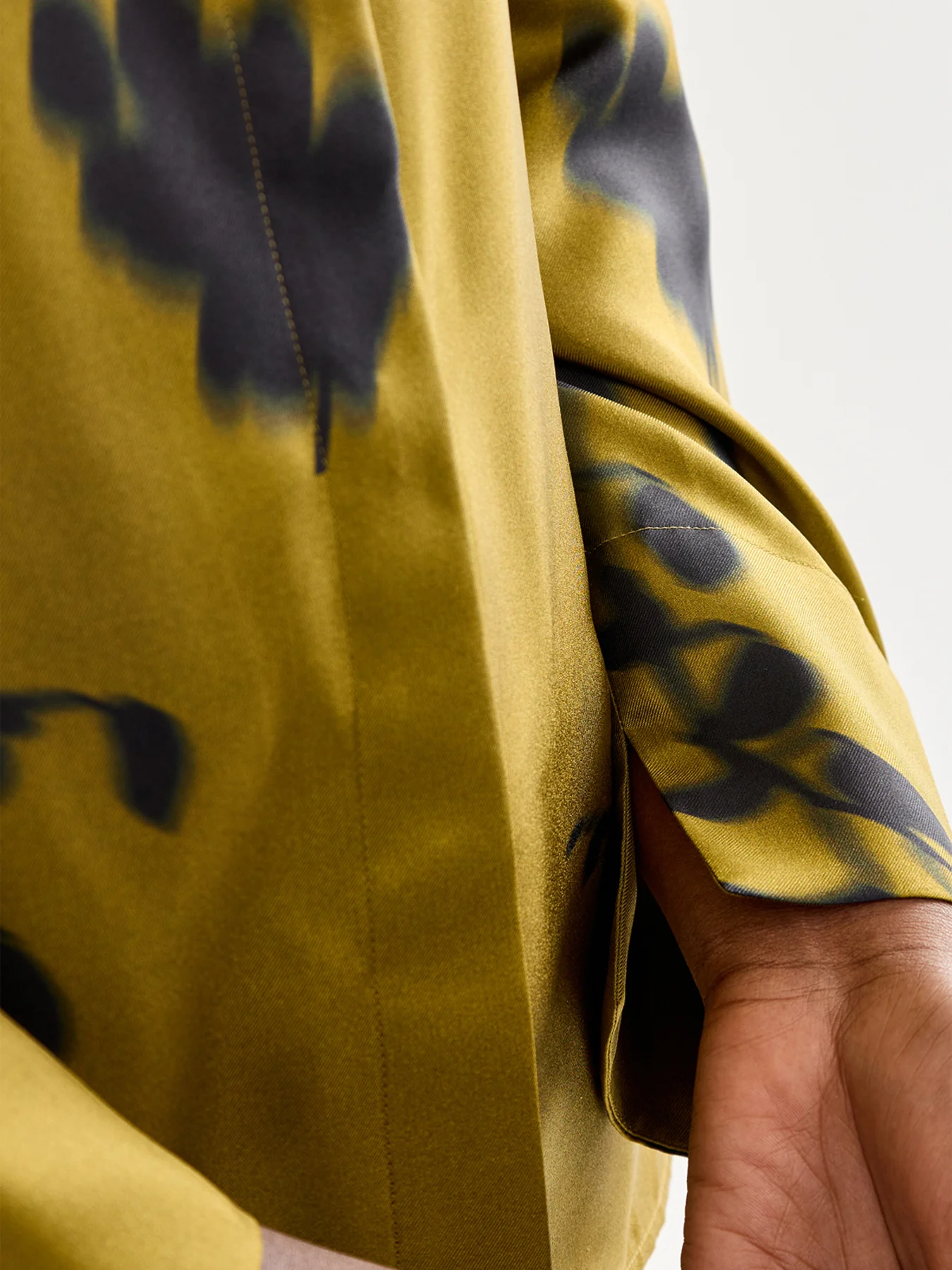 Eraclea Silk Printed Shirt Olive Green - Image 3