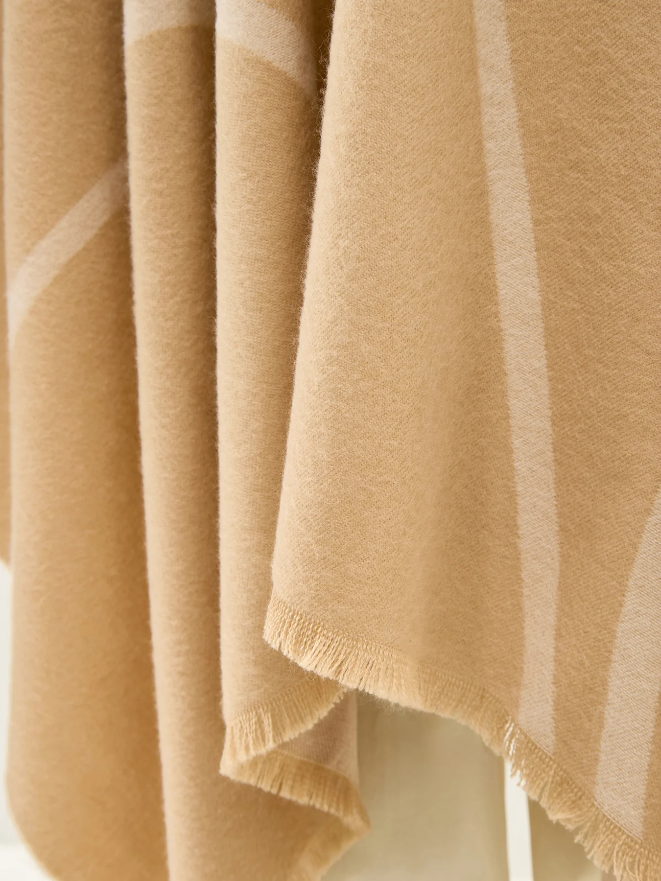 Giudea Tonal Graphic Cape Sand - Image 3