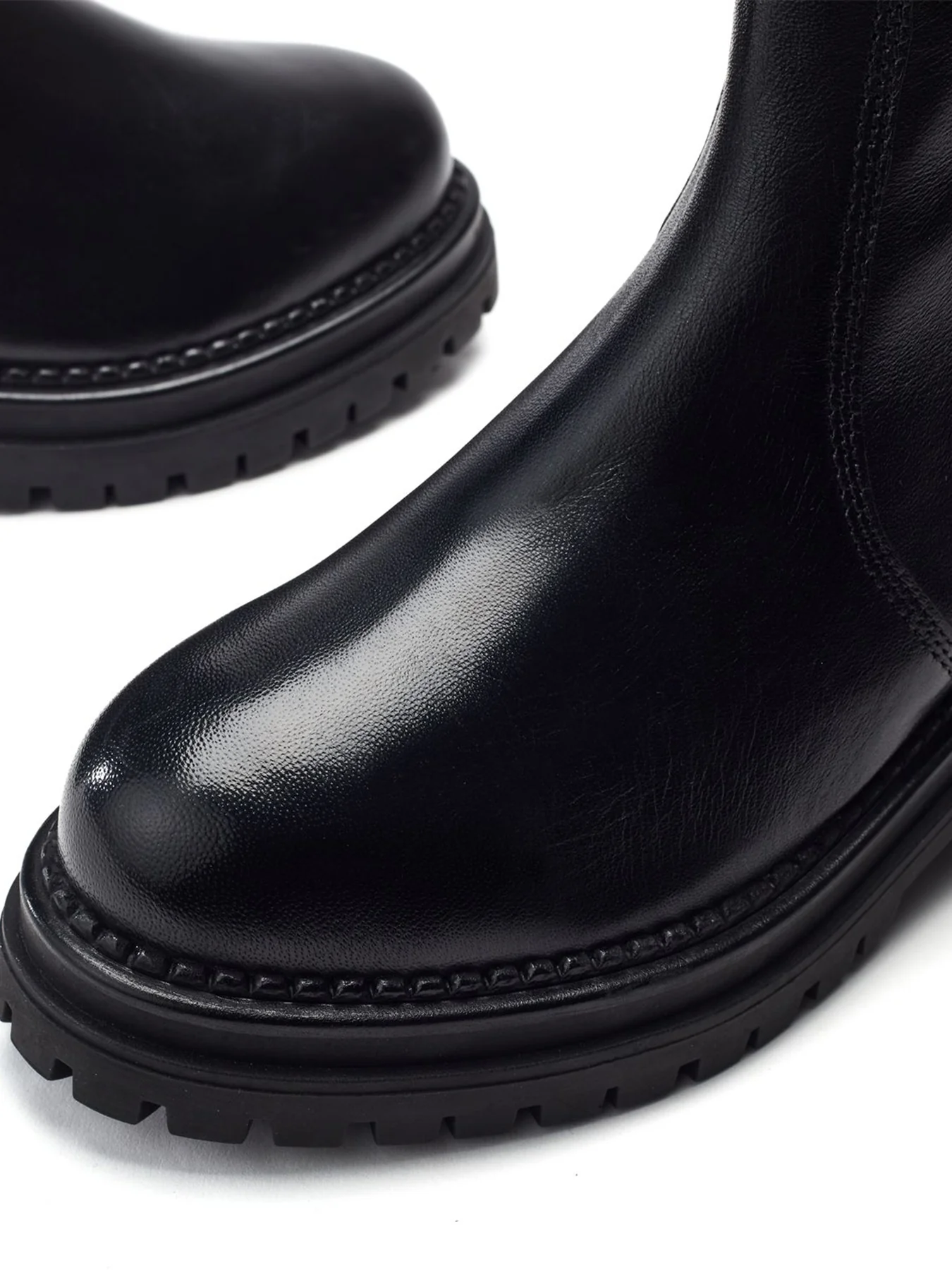 Oyari Classic Ankle Boots Black - Image 4