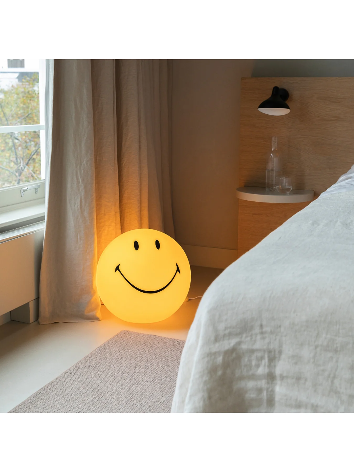 Smiley Design Light Childrens Lamp - Image 2