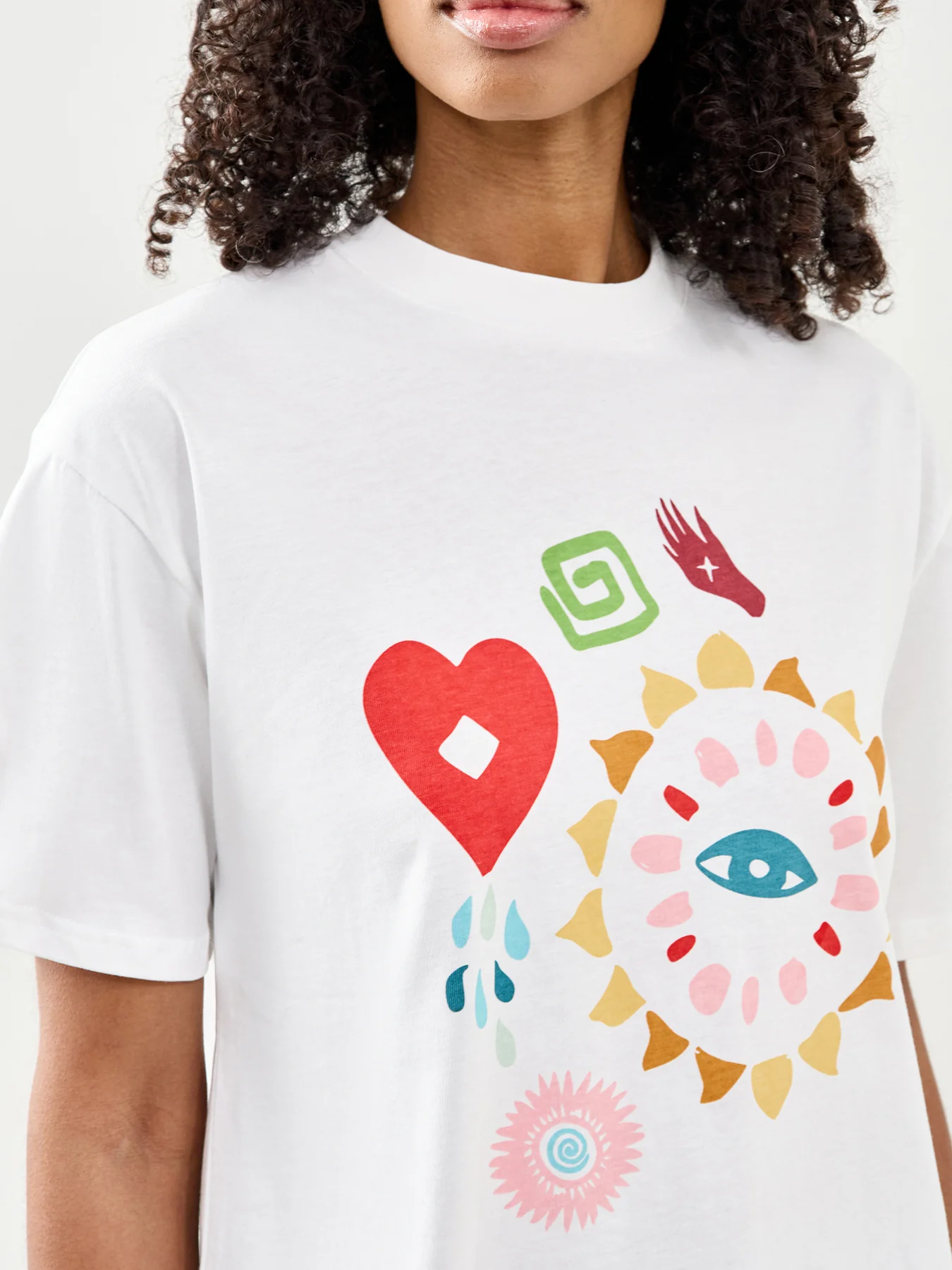 Morocco Charms Graphic T-Shirt Cream - Image 3