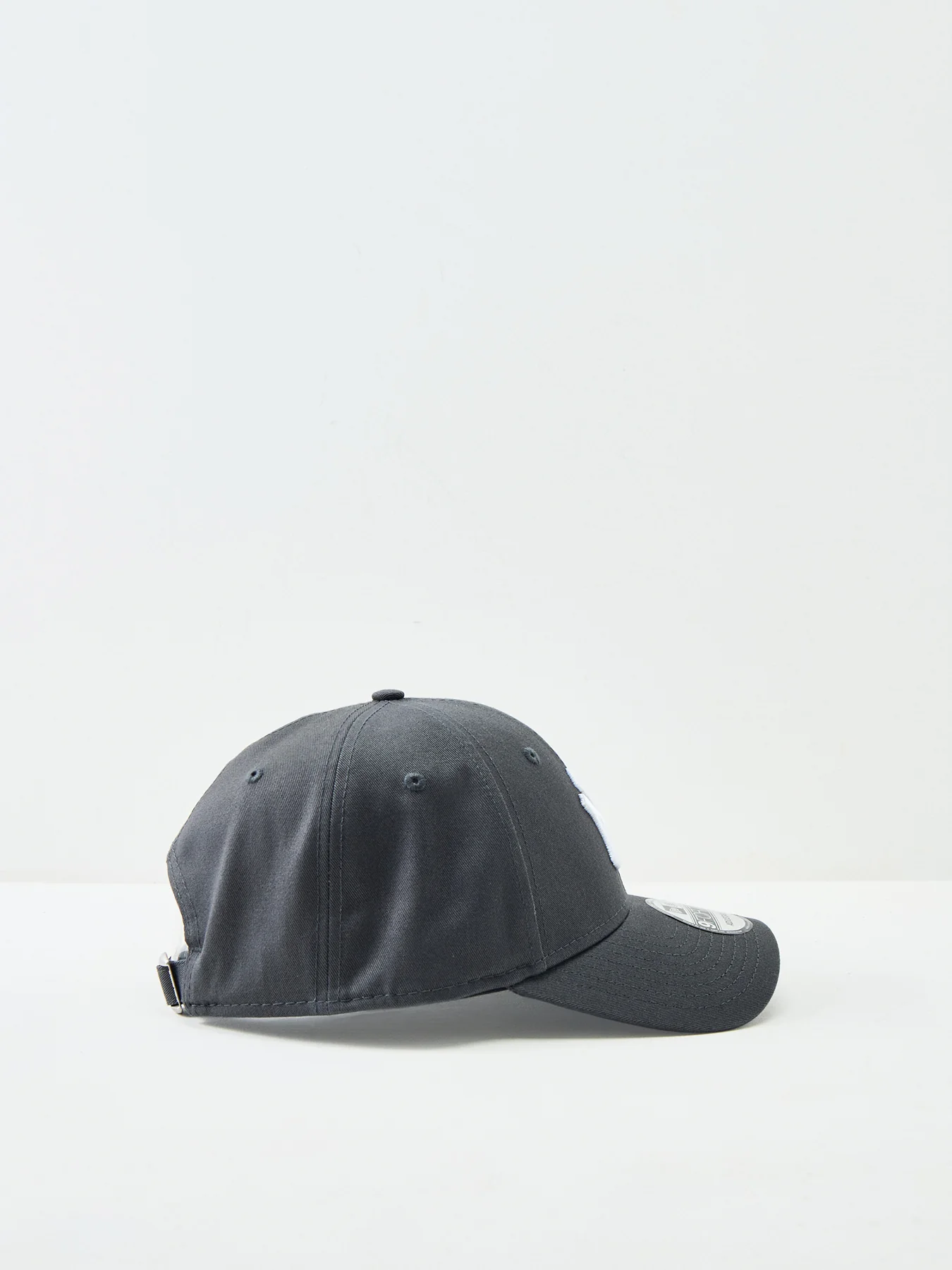 League Essential 9Forty Cap Black - Image 2