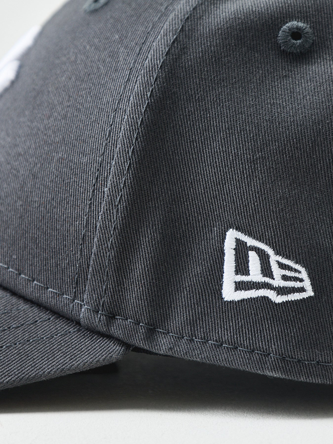 League Essential 9Forty Cap Black - Image 3