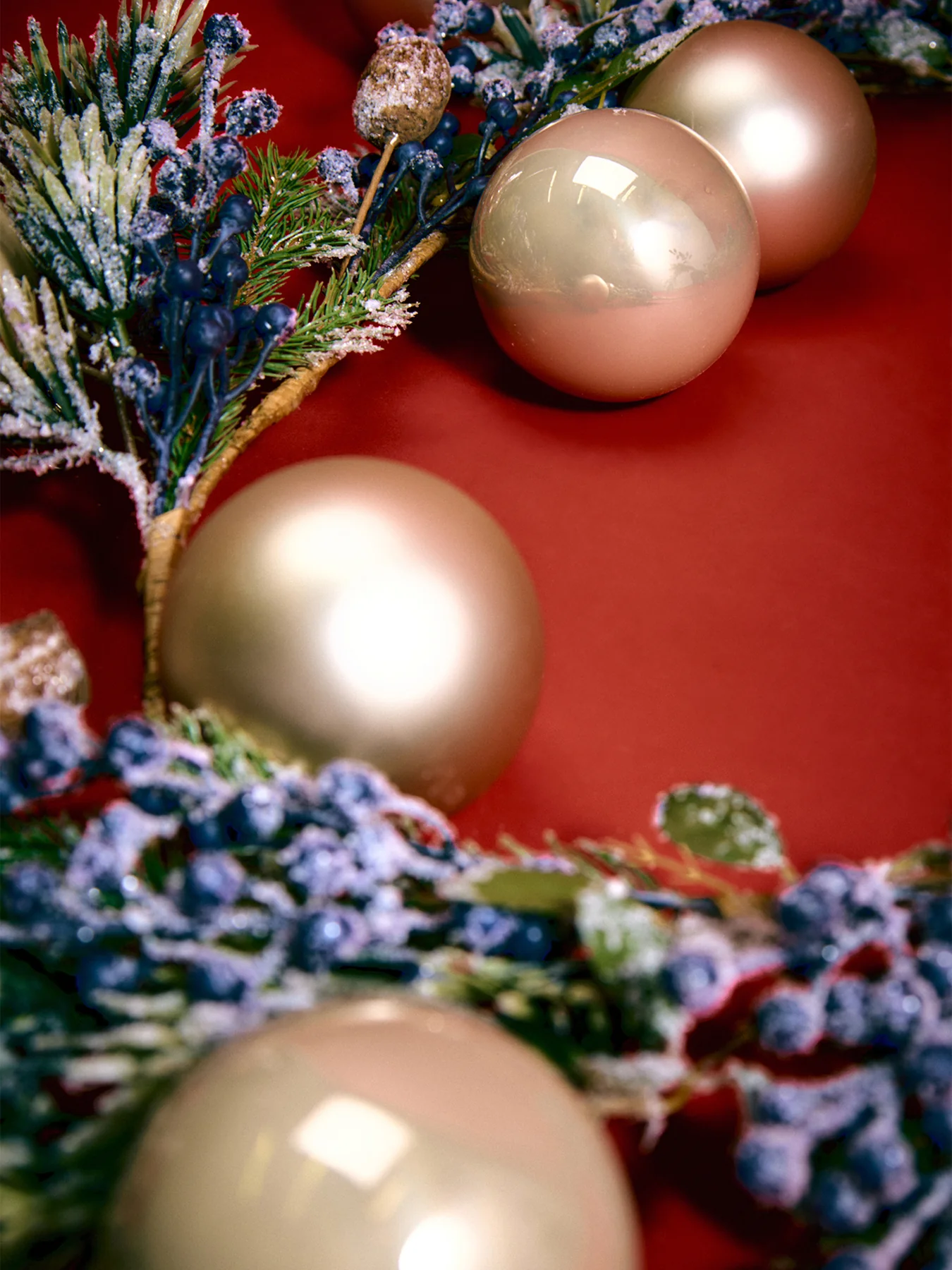Pearl Durable Mixed Finish Baubles Pack of 42 - Image 2