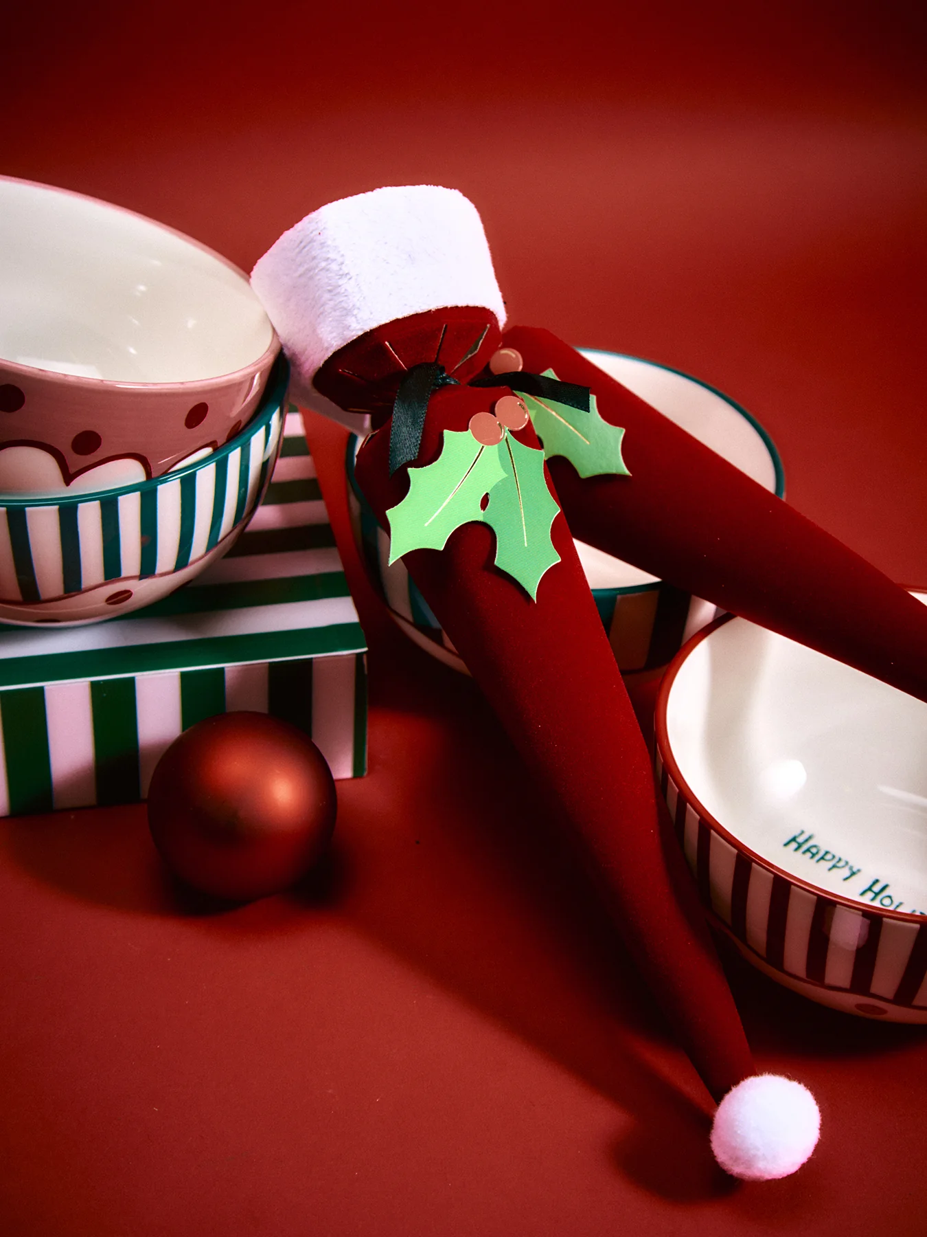 Santa Hat Cone-Shaped Celebration Christmas Crackers Box of 8 - Image 2