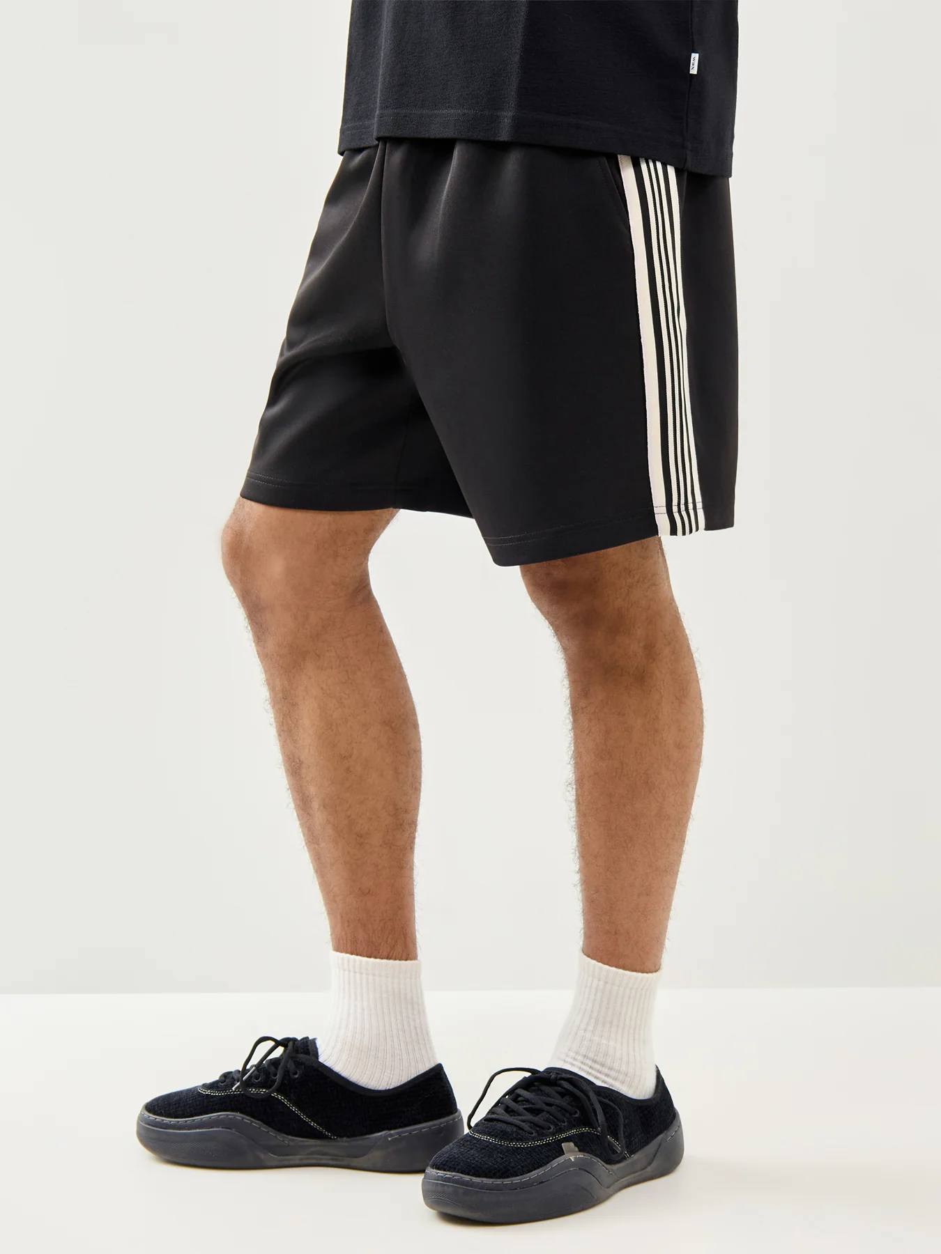 Relaxed Track Sweatshorts Black - Image 4