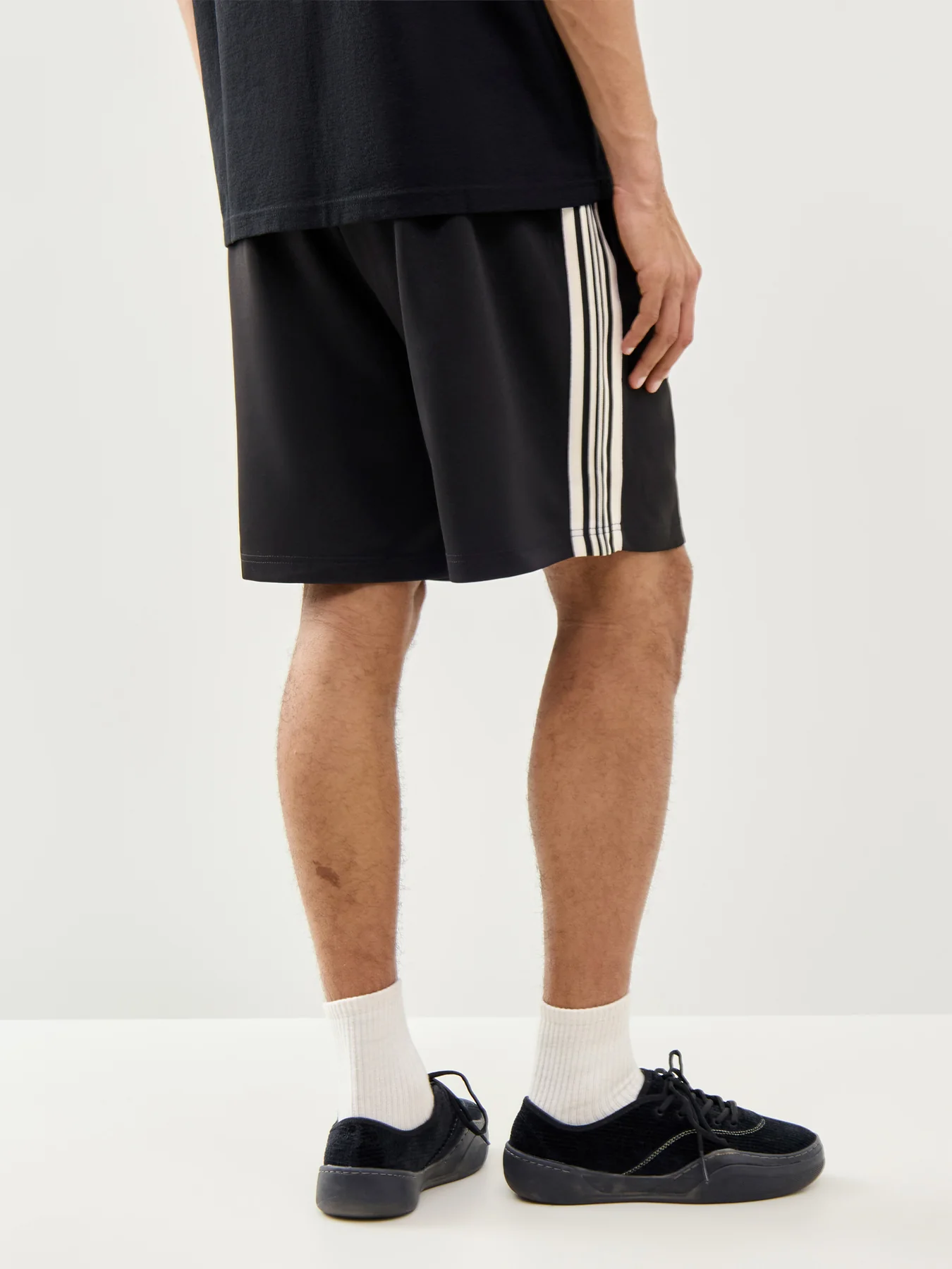 Relaxed Track Sweatshorts Black - Image 5