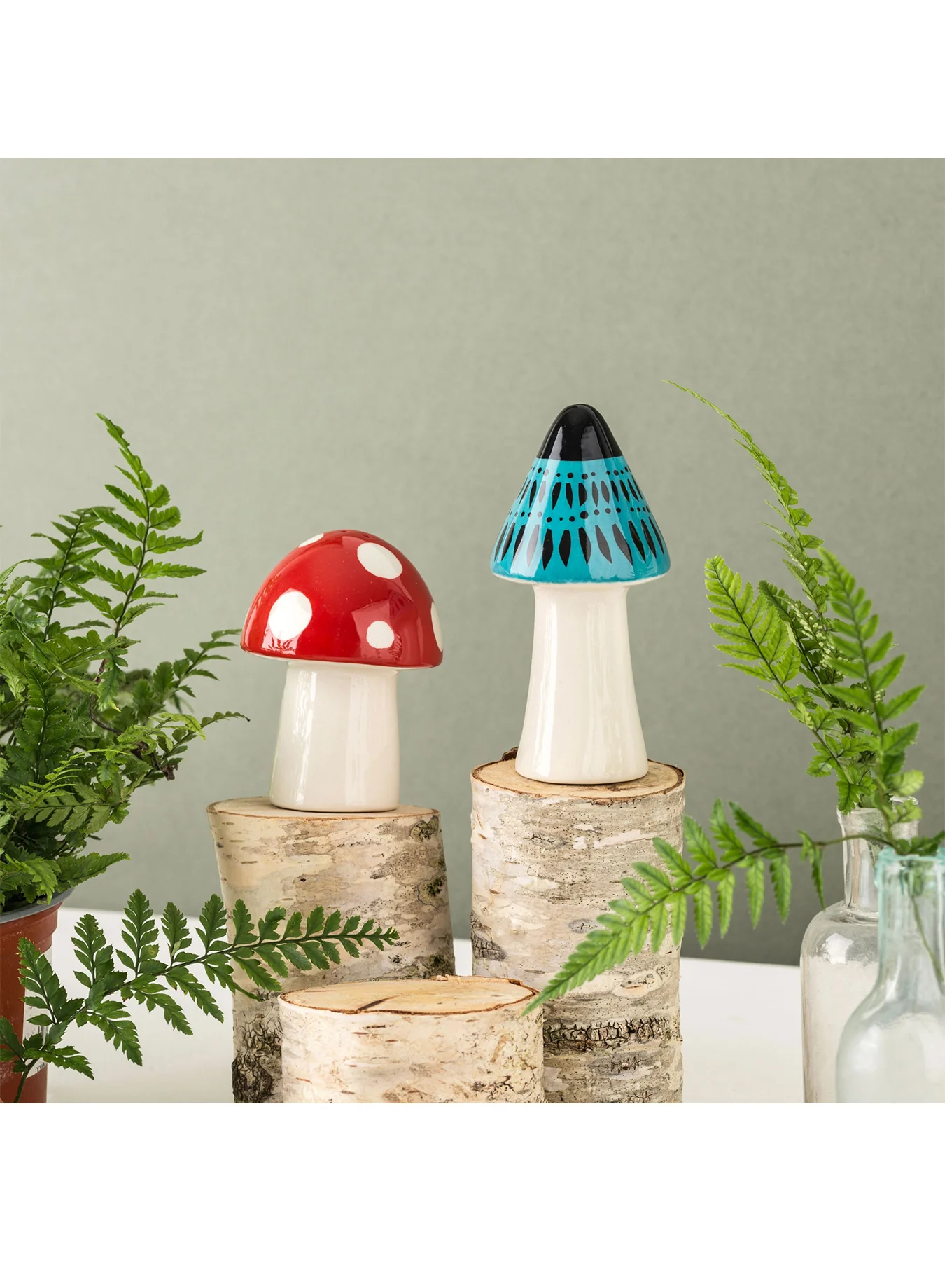 Toadstool Salt and Pepper Shakers - Image 2