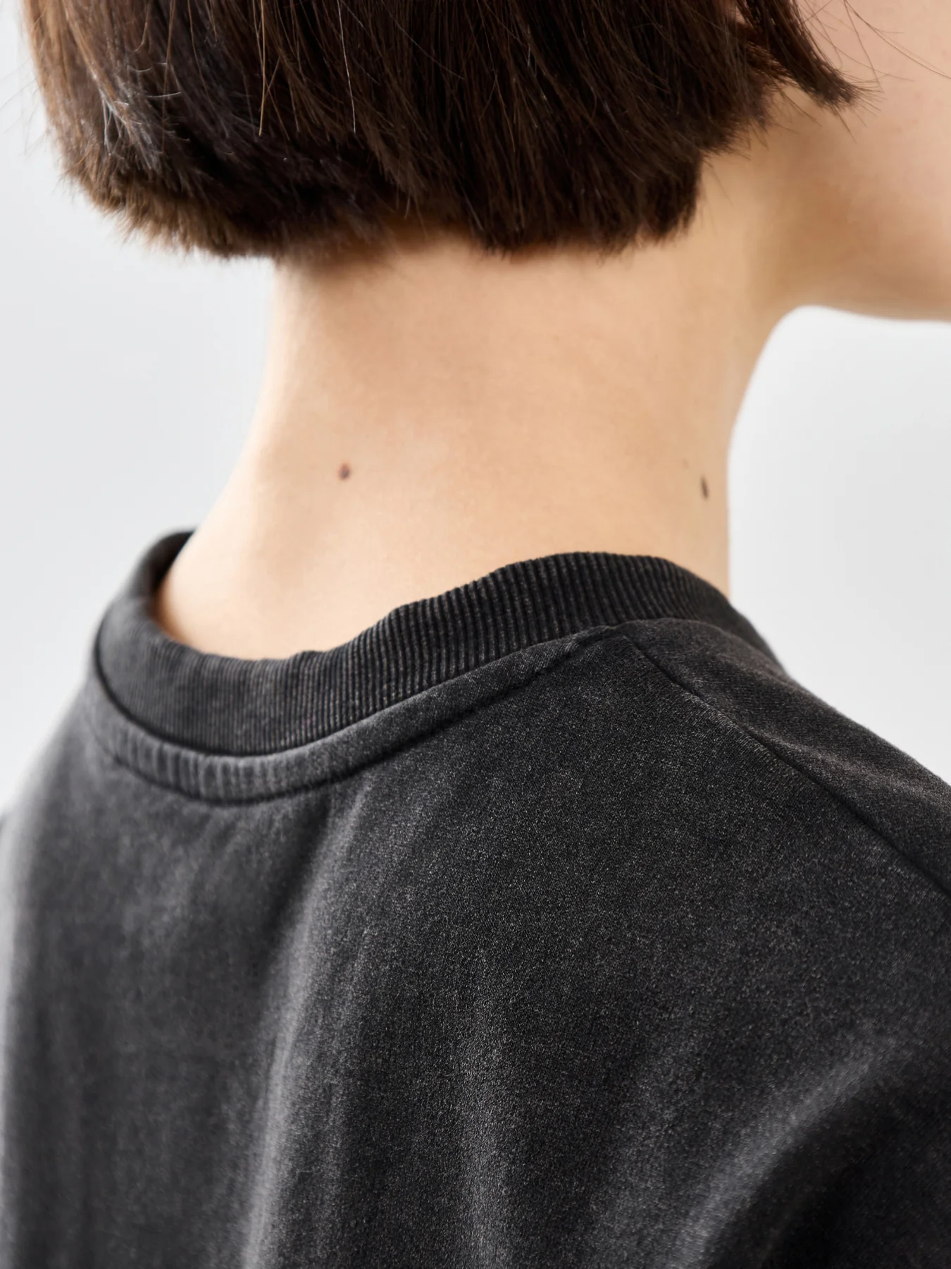 Chilli Washed T-Shirt Black - Image 3