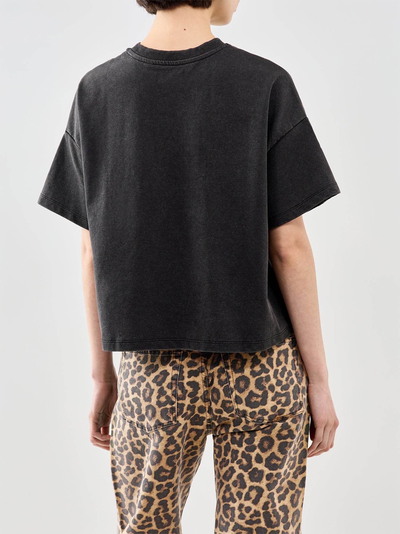 Chilli Washed T-Shirt Black - Image 5