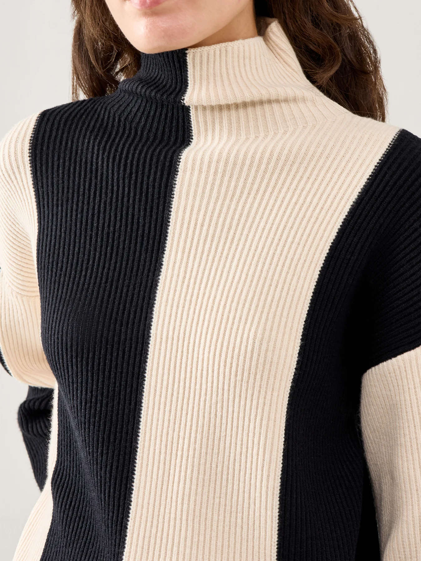 Chunky Cable Knit Jumper Black - Image 3
