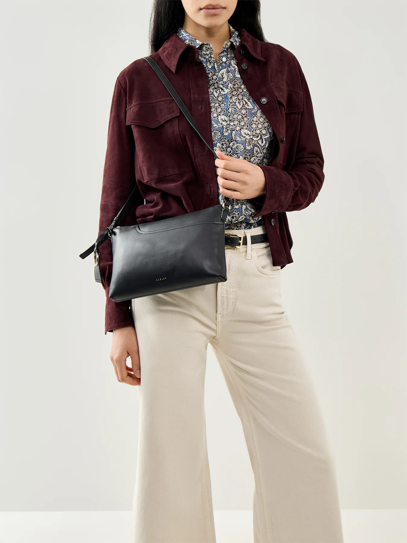 Pockets Medium Zip Top Crossbody Bag Black - Image 2