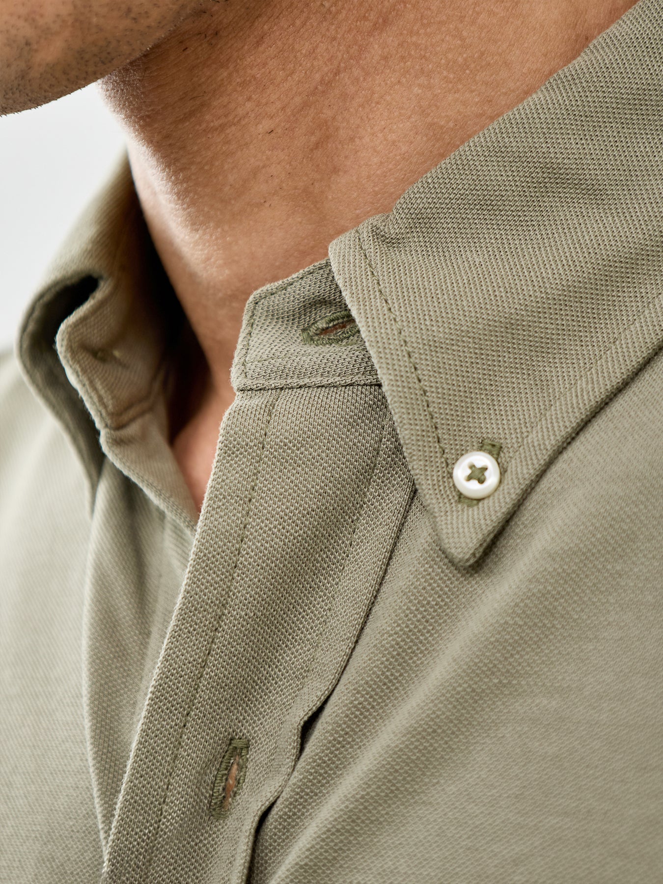 Featherweight Mesh Shirt Olive - Image 3