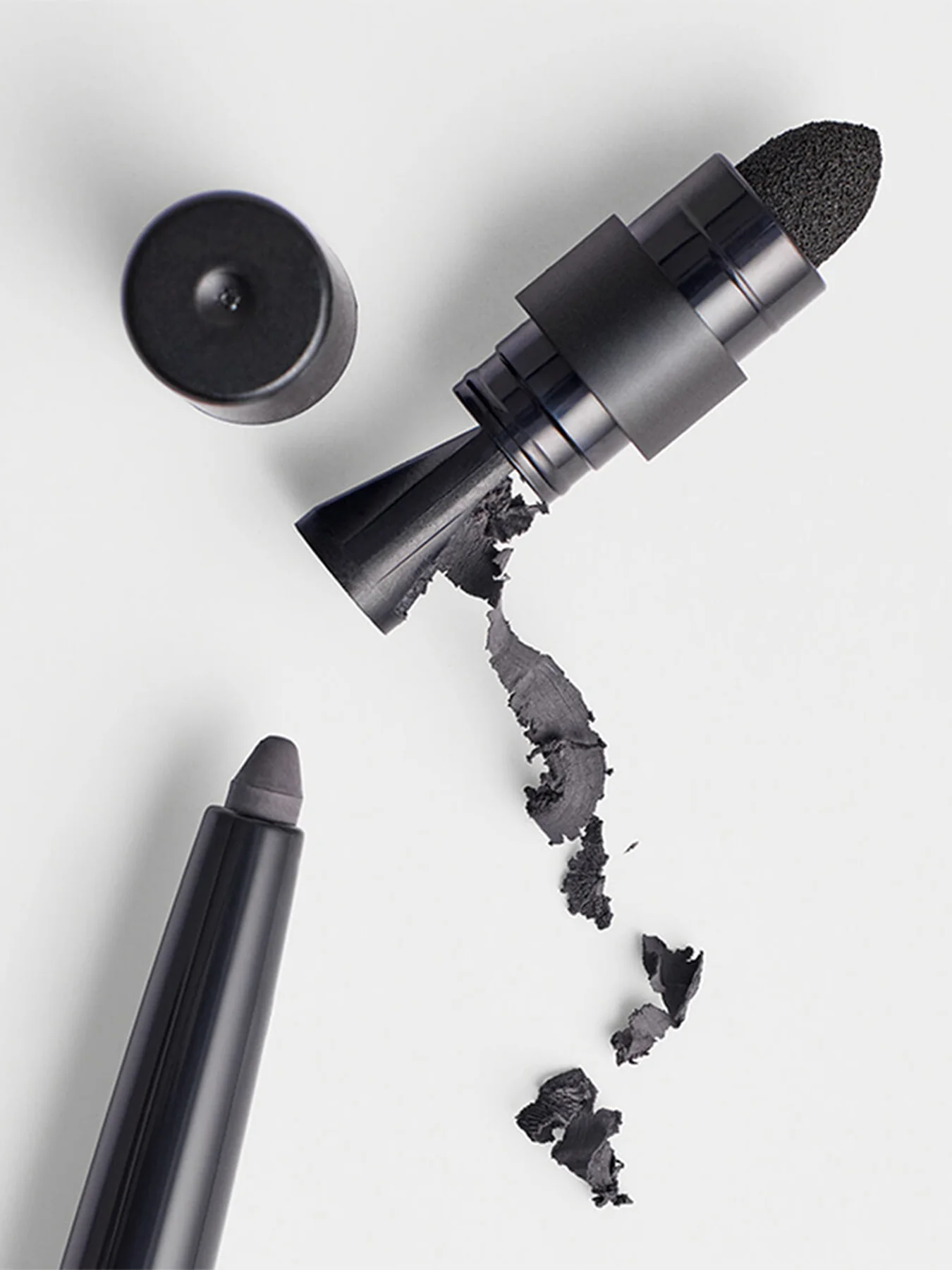 Defining Eyeliner Black - Image 4