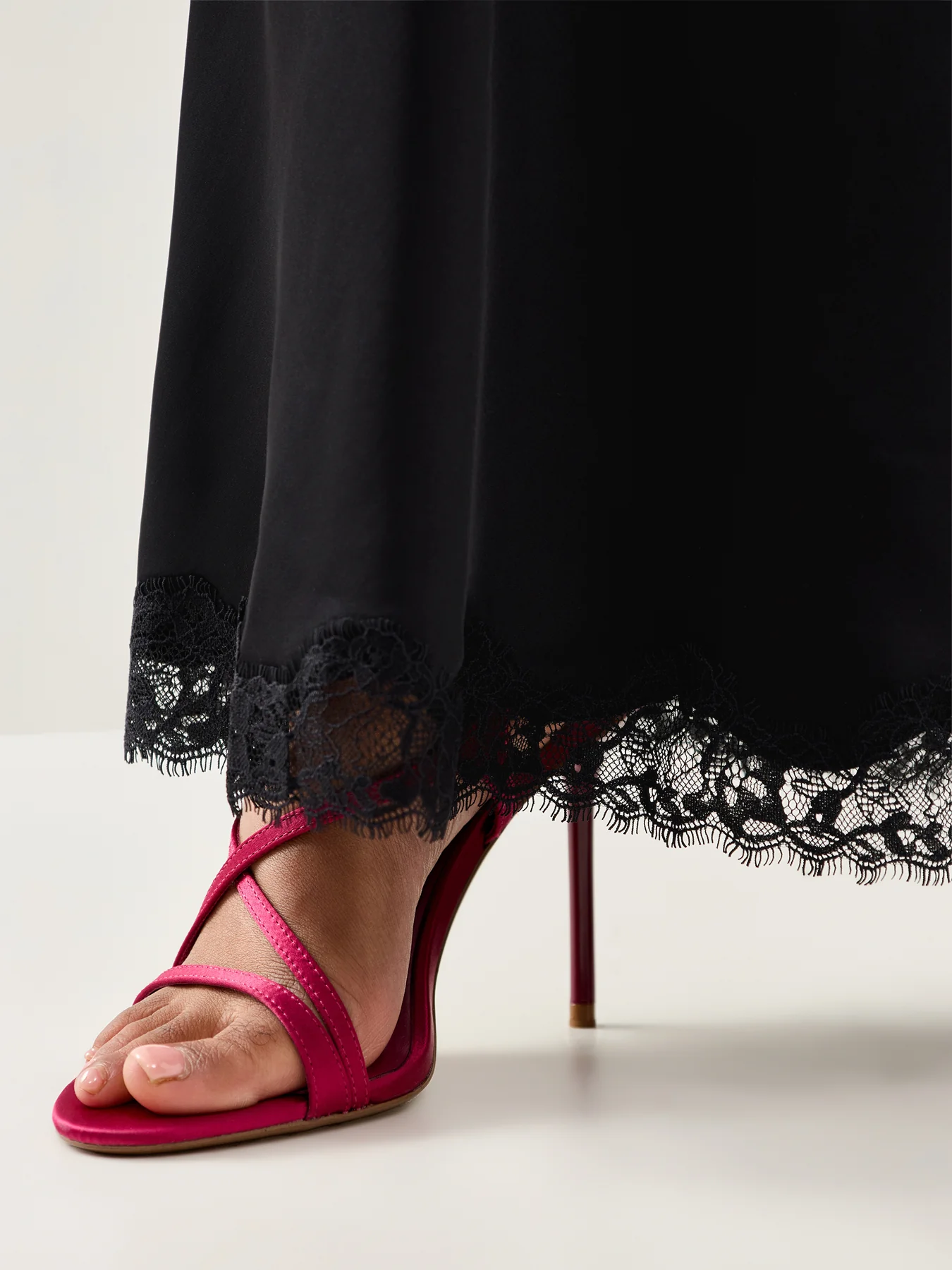 Stassie Midi Skirt Black - Image 3