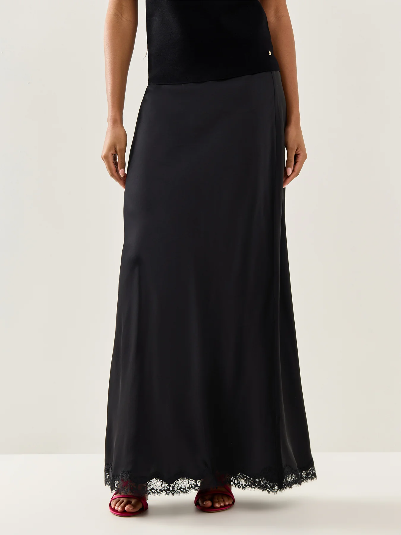 Stassie Midi Skirt Black - Image 4